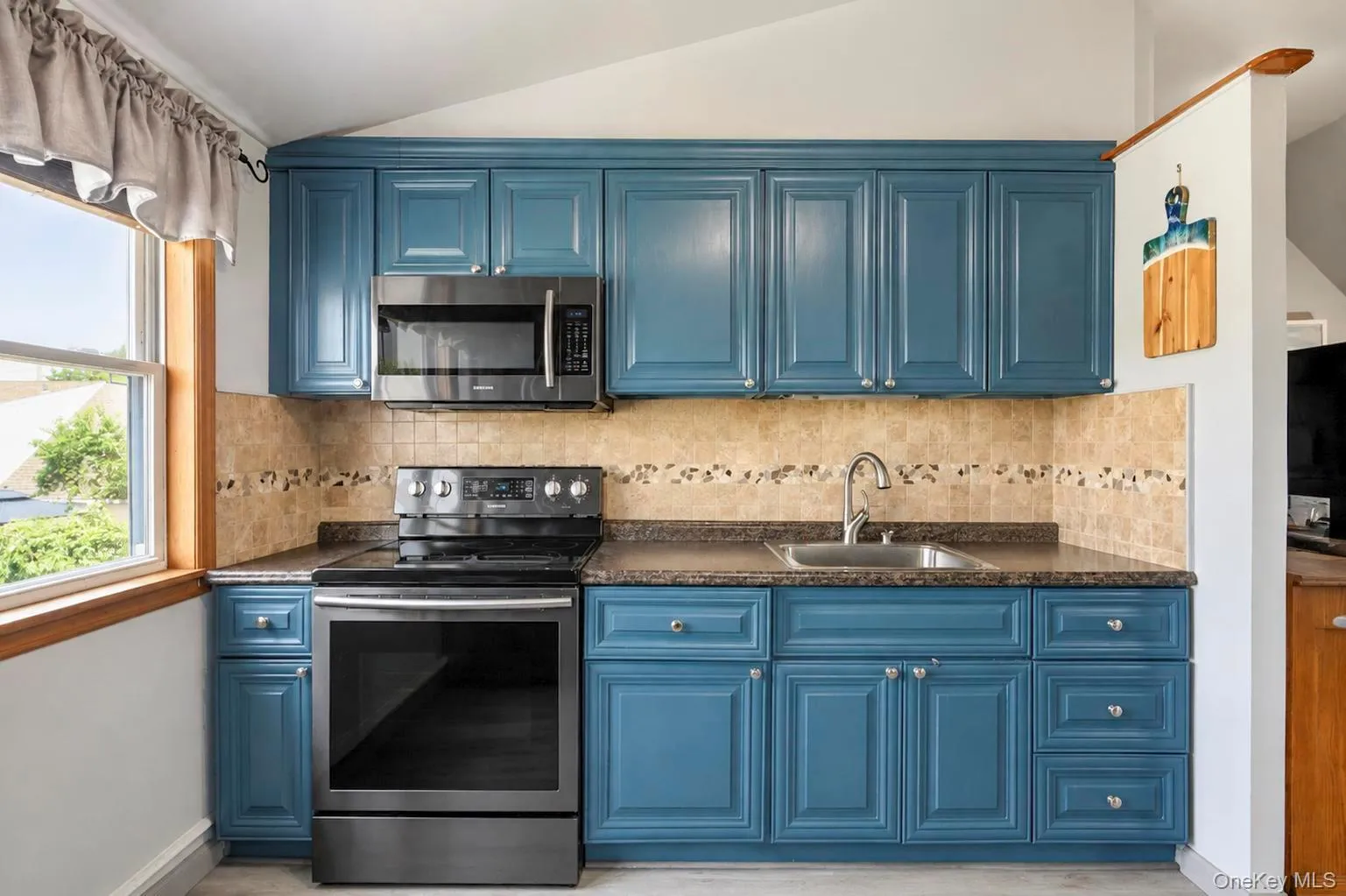 3 Laurie Drive, Oyster Bay, NY, 4 Bedrooms Bedrooms, 12 Rooms Rooms,2 BathroomsBathrooms,Residential,For Rent,Laurie,0,1038641 3 Laurie Drive, Oyster Bay, NY, 4 Bedrooms Bedrooms, 12 Rooms Rooms,2 BathroomsBathrooms,Residential,For Rent,Laurie,0,1038641