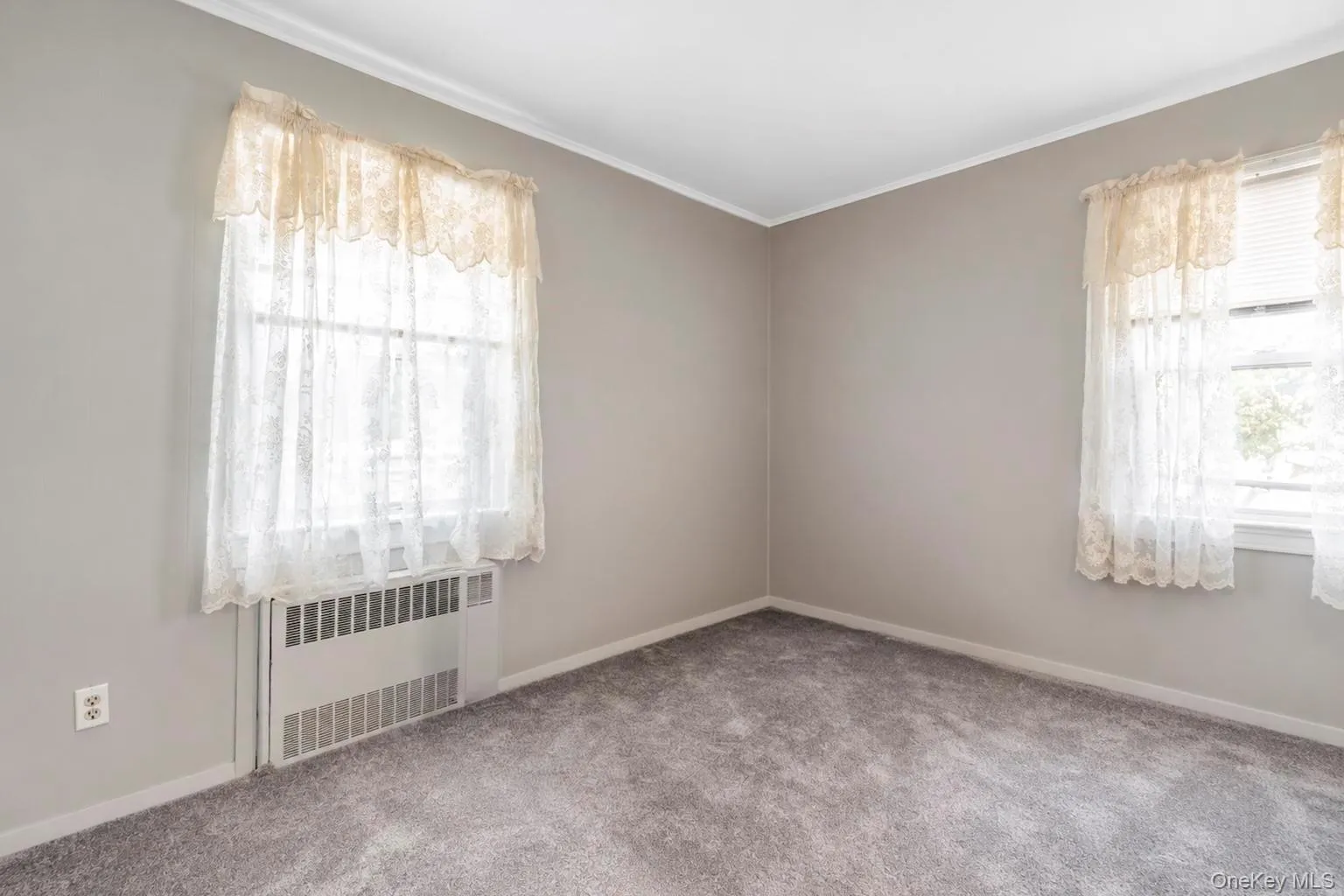 3 Laurie Drive, Oyster Bay, NY, 4 Bedrooms Bedrooms, 12 Rooms Rooms,2 BathroomsBathrooms,Residential,For Rent,Laurie,0,1038641 3 Laurie Drive, Oyster Bay, NY, 4 Bedrooms Bedrooms, 12 Rooms Rooms,2 BathroomsBathrooms,Residential,For Rent,Laurie,0,1038641