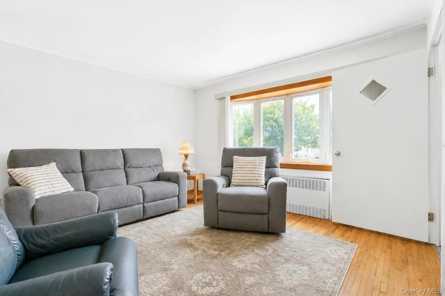 3 Laurie Drive, Oyster Bay, NY, 4 Bedrooms Bedrooms, 12 Rooms Rooms,2 BathroomsBathrooms,Residential,For Rent,Laurie,0,1038641 3 Laurie Drive, Oyster Bay, NY, 4 Bedrooms Bedrooms, 12 Rooms Rooms,2 BathroomsBathrooms,Residential,For Rent,Laurie,0,1038641