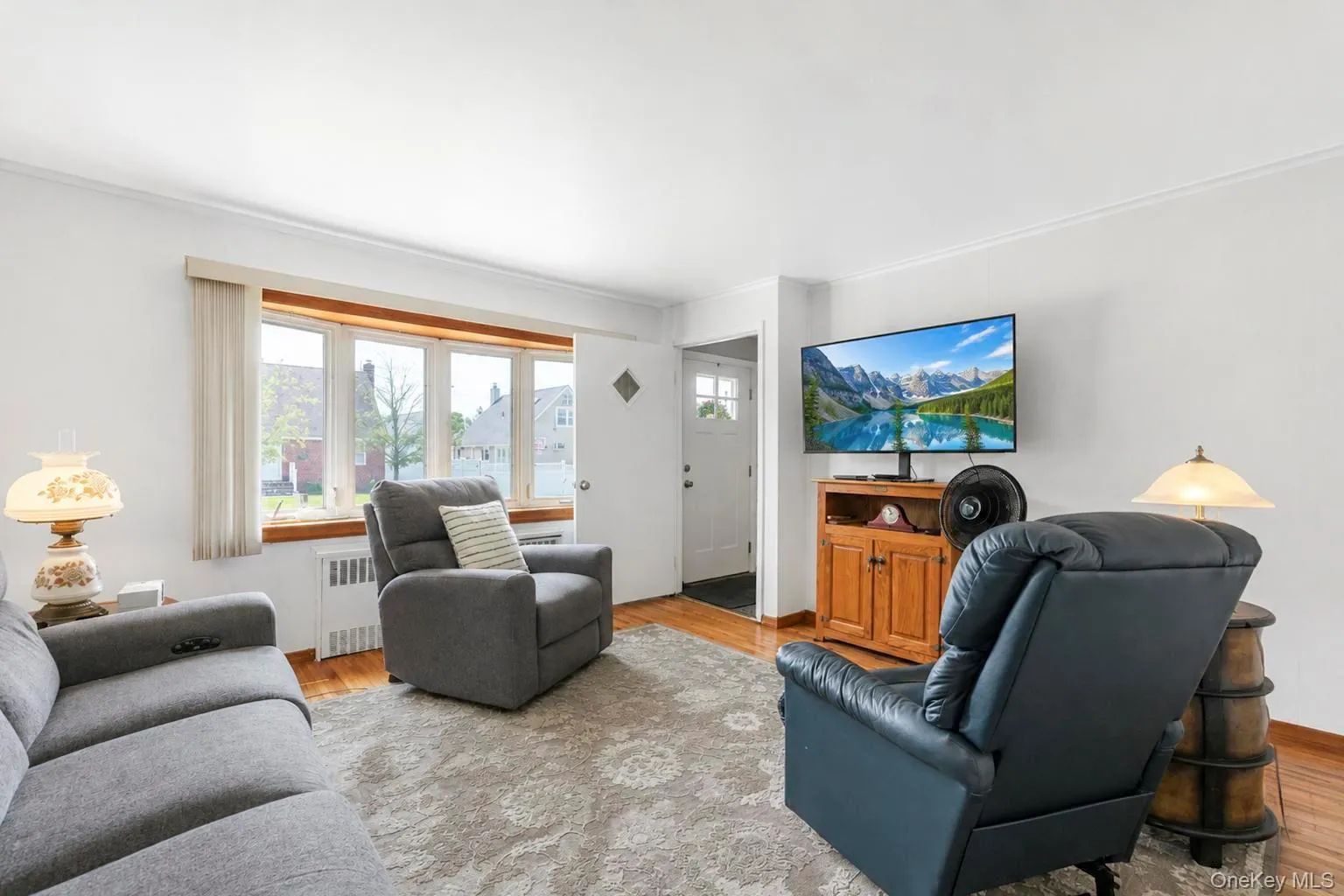 3 Laurie Drive, Oyster Bay, NY, 4 Bedrooms Bedrooms, 12 Rooms Rooms,2 BathroomsBathrooms,Residential,For Rent,Laurie,0,1038641 3 Laurie Drive, Oyster Bay, NY, 4 Bedrooms Bedrooms, 12 Rooms Rooms,2 BathroomsBathrooms,Residential,For Rent,Laurie,0,1038641