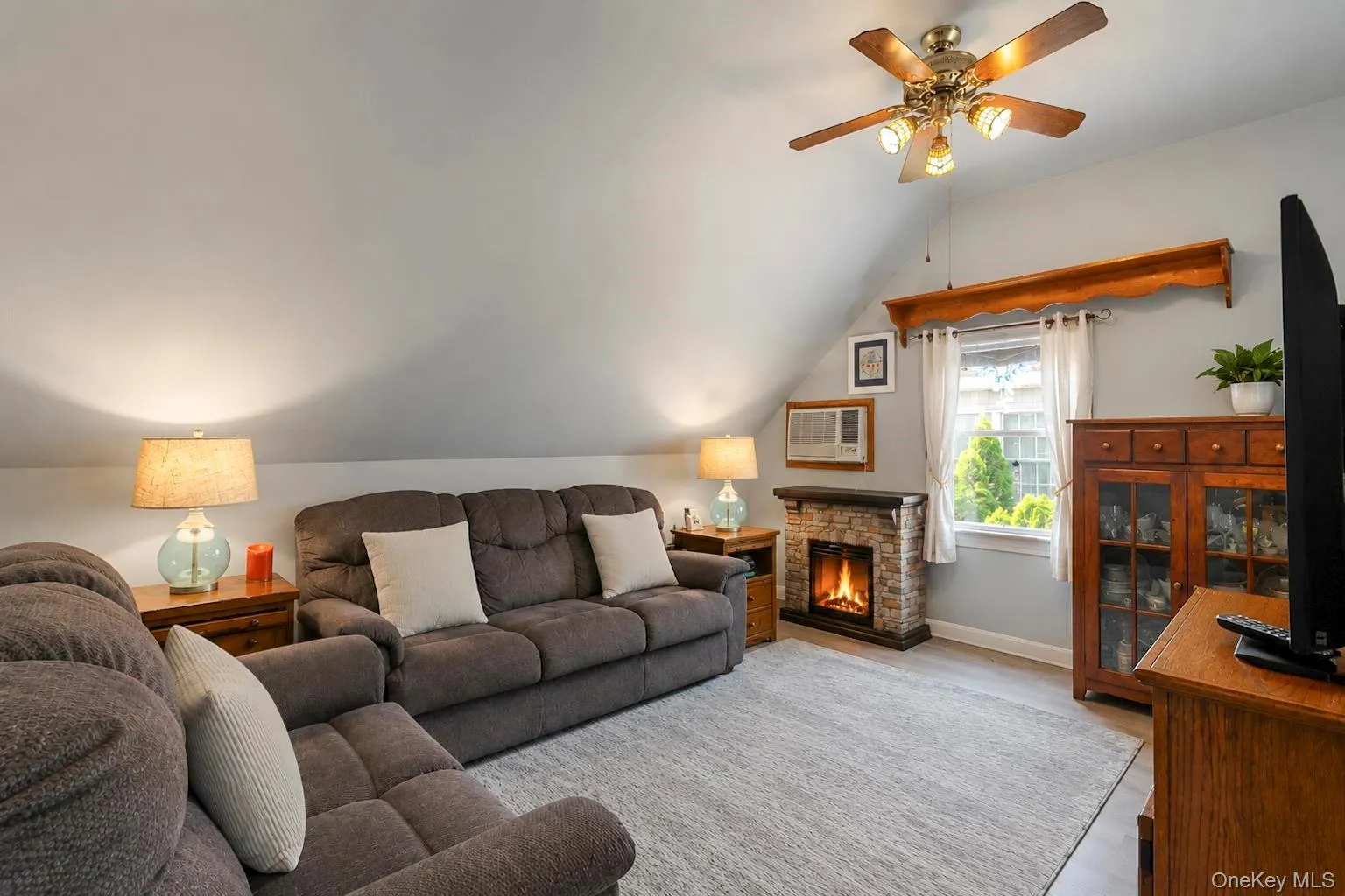 3 Laurie Drive, Oyster Bay, NY, 4 Bedrooms Bedrooms, 12 Rooms Rooms,2 BathroomsBathrooms,Residential,For Rent,Laurie,0,1038641 3 Laurie Drive, Oyster Bay, NY, 4 Bedrooms Bedrooms, 12 Rooms Rooms,2 BathroomsBathrooms,Residential,For Rent,Laurie,0,1038641