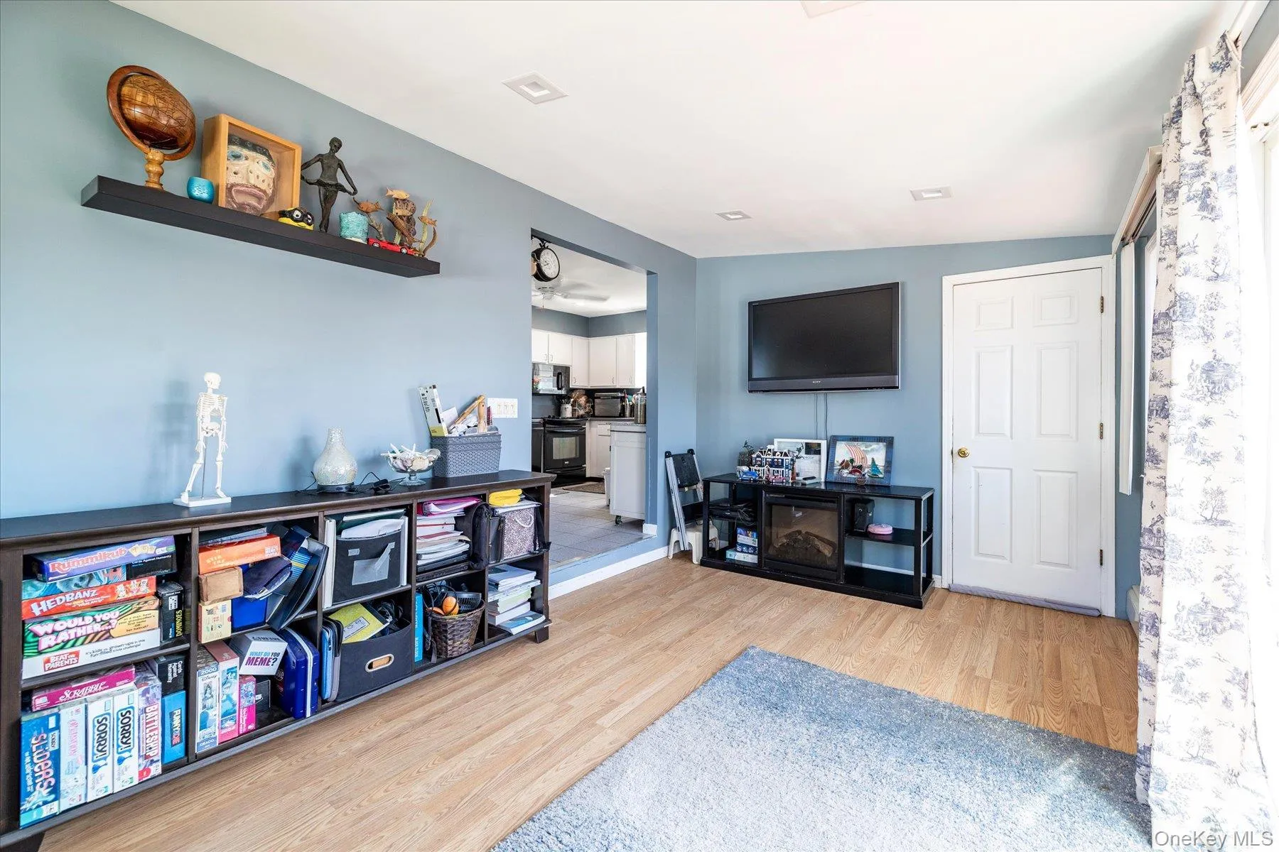 18 Dante Place, Babylon, NY, 3 Bedrooms Bedrooms, 7 Rooms Rooms,2 BathroomsBathrooms,Residential,For Rent,Dante,0,1038642 18 Dante Place, Babylon, NY, 3 Bedrooms Bedrooms, 7 Rooms Rooms,2 BathroomsBathrooms,Residential,For Rent,Dante,0,1038642