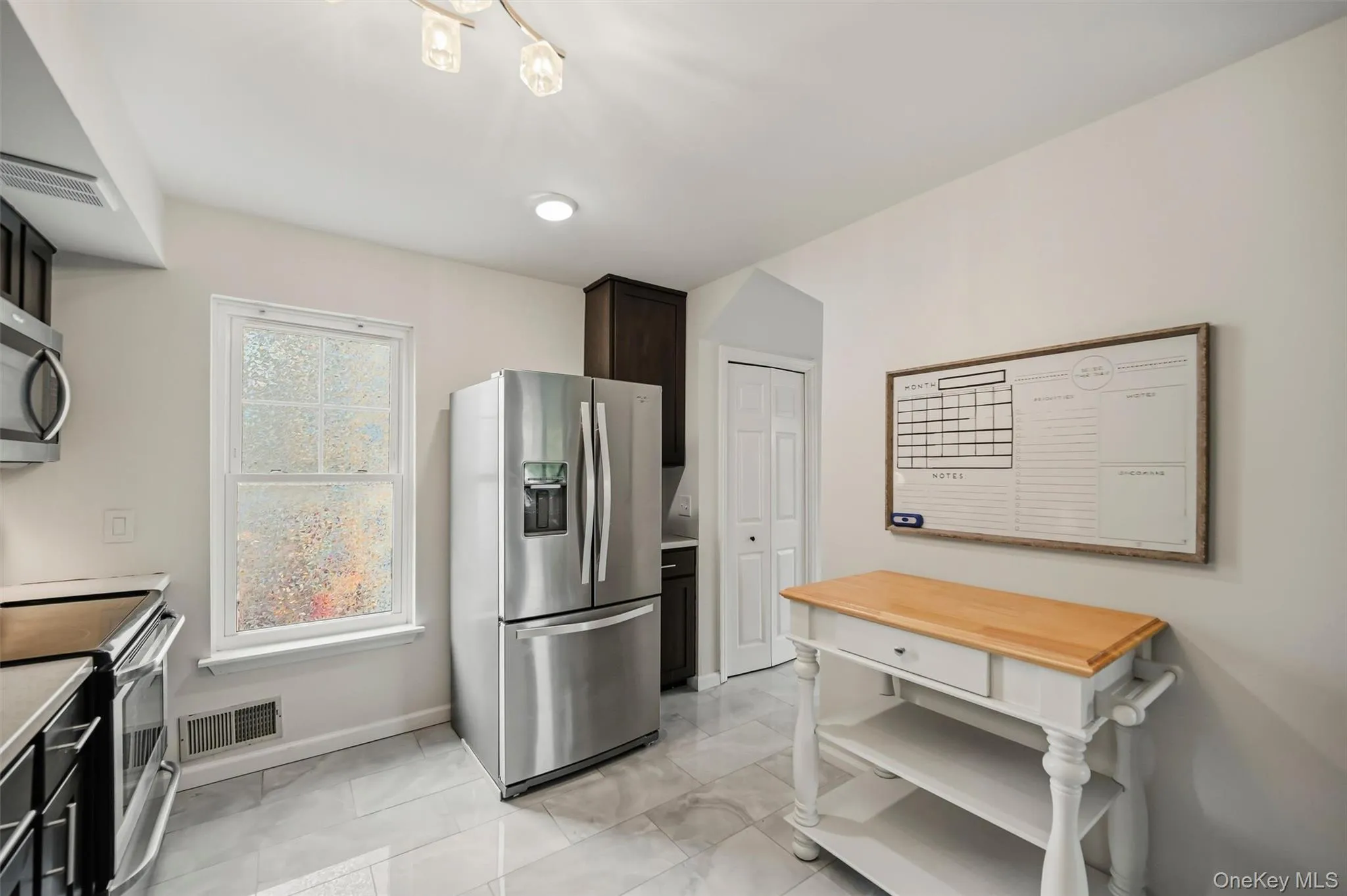 21 Taconic Street, Poughkeepsie (town), NY, 2 Bedrooms Bedrooms, 6 Rooms Rooms,1 BathroomBathrooms,Residential,For Rent,Taconic,0,1038643 21 Taconic Street, Poughkeepsie (town), NY, 2 Bedrooms Bedrooms, 6 Rooms Rooms,1 BathroomBathrooms,Residential,For Rent,Taconic,0,1038643