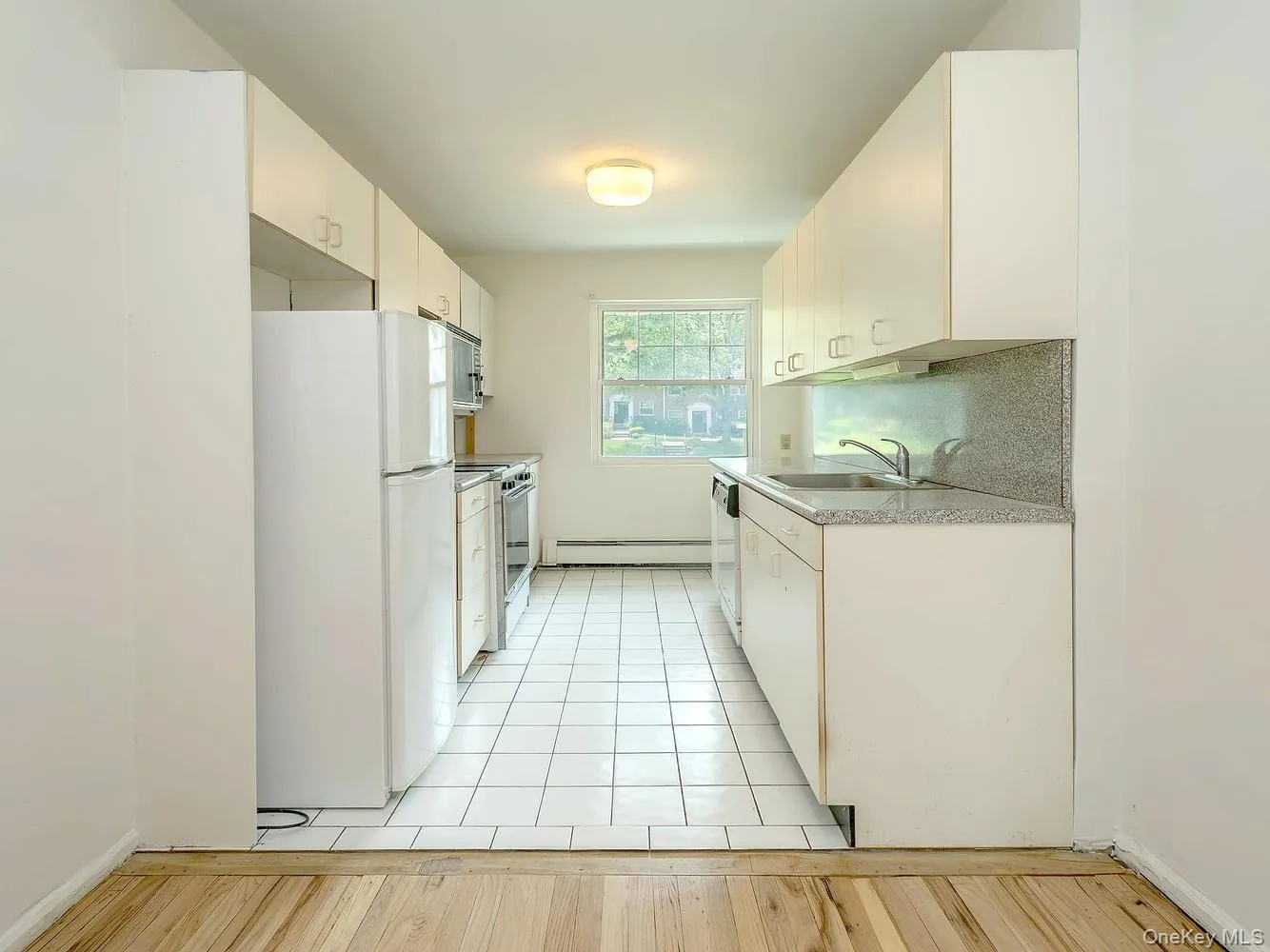 14U Madison Park Gardens, North Hempstead, NY, 1 Bedroom Bedrooms, 3 Rooms Rooms,1 BathroomBathrooms,Residential,For Rent,Madison Park Gardens,0,1038645 14U Madison Park Gardens, North Hempstead, NY, 1 Bedroom Bedrooms, 3 Rooms Rooms,1 BathroomBathrooms,Residential,For Rent,Madison Park Gardens,0,1038645