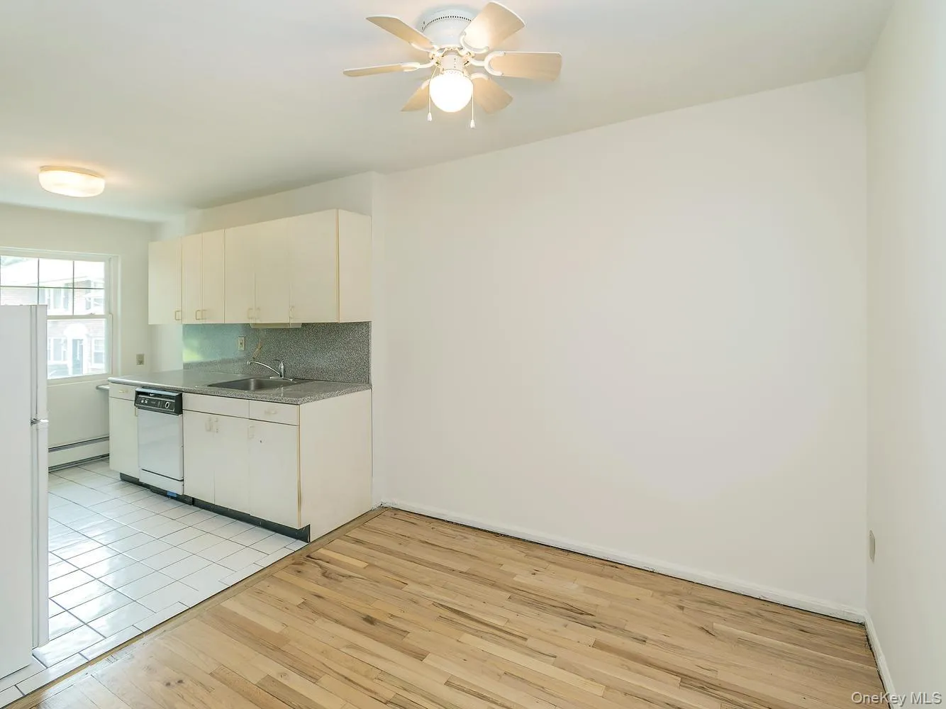 14U Madison Park Gardens, North Hempstead, NY, 1 Bedroom Bedrooms, 3 Rooms Rooms,1 BathroomBathrooms,Residential,For Rent,Madison Park Gardens,0,1038645 14U Madison Park Gardens, North Hempstead, NY, 1 Bedroom Bedrooms, 3 Rooms Rooms,1 BathroomBathrooms,Residential,For Rent,Madison Park Gardens,0,1038645