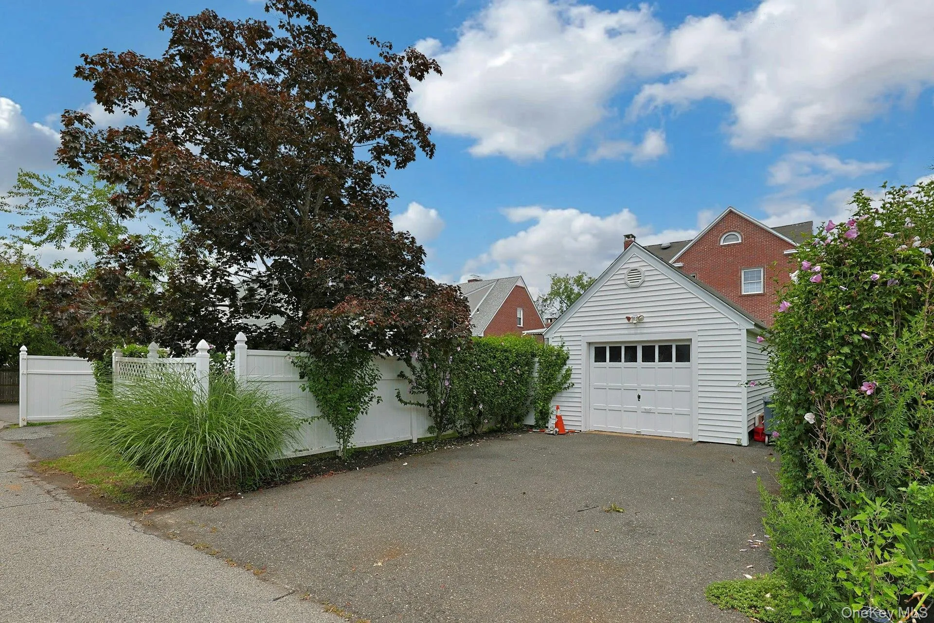 driveway & garage driveway & garage