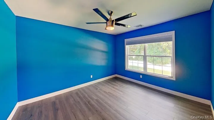 Ceiling fan and big windows make this a great bedroom space! Ceiling fan and big windows make this a great bedroom space!