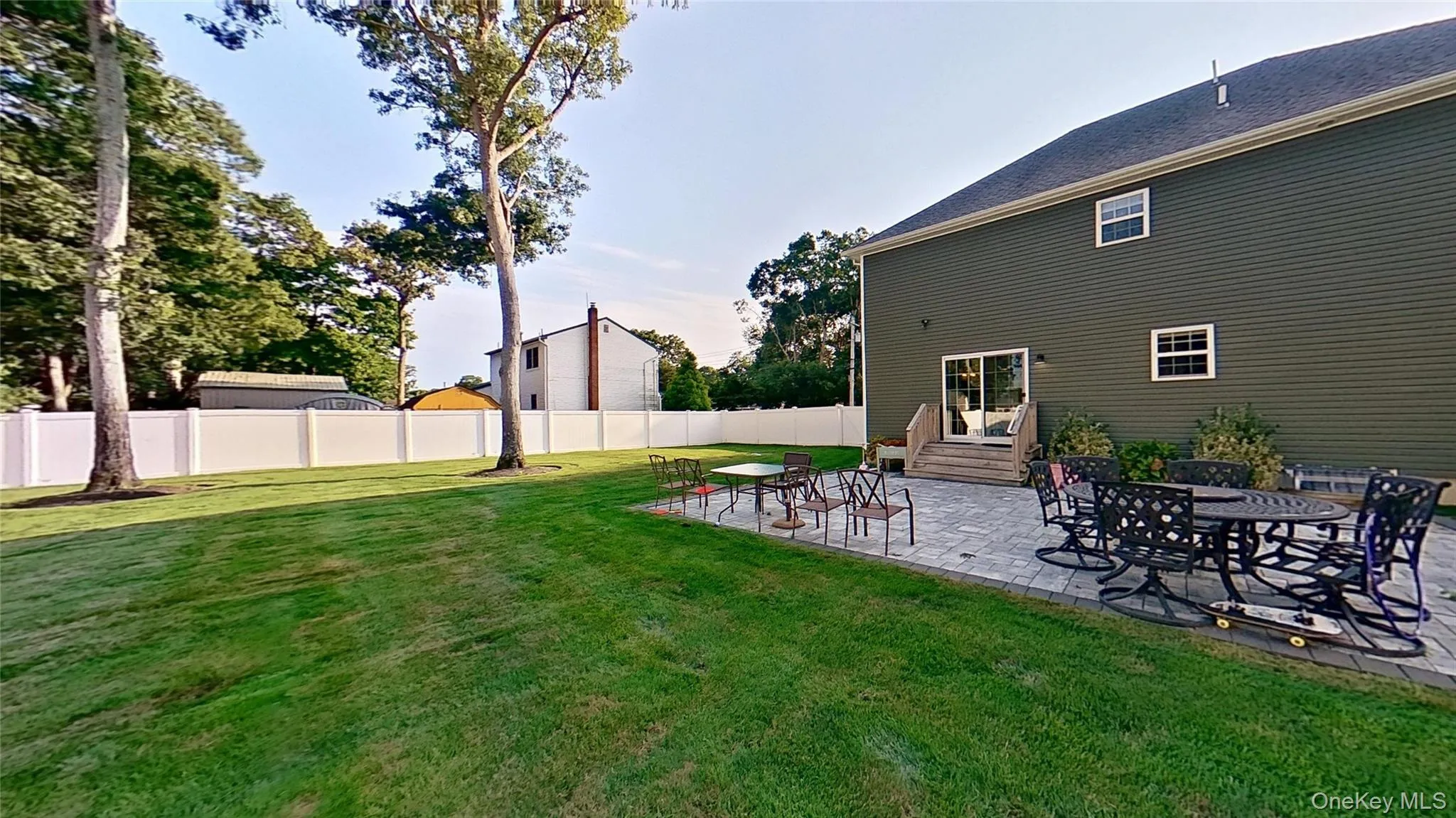 Level, well-maintained backyard/sideyard is spacious and offers opportunity for many uses! Level, well-maintained backyard/sideyard is spacious and offers opportunity for many uses!