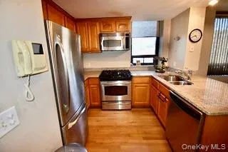 11624 Grosvenor Lane, New York, NY, 2 Bedrooms Bedrooms, 6 Rooms Rooms,2 BathroomsBathrooms,Residential,For Rent,Grosvenor,0,1038658 11624 Grosvenor Lane, New York, NY, 2 Bedrooms Bedrooms, 6 Rooms Rooms,2 BathroomsBathrooms,Residential,For Rent,Grosvenor,0,1038658