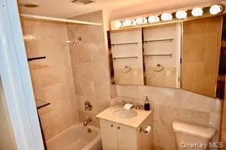 11624 Grosvenor Lane, New York, NY, 2 Bedrooms Bedrooms, 6 Rooms Rooms,2 BathroomsBathrooms,Residential,For Rent,Grosvenor,0,1038658 11624 Grosvenor Lane, New York, NY, 2 Bedrooms Bedrooms, 6 Rooms Rooms,2 BathroomsBathrooms,Residential,For Rent,Grosvenor,0,1038658