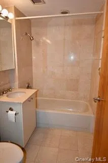 11624 Grosvenor Lane, New York, NY, 2 Bedrooms Bedrooms, 6 Rooms Rooms,2 BathroomsBathrooms,Residential,For Rent,Grosvenor,0,1038658 11624 Grosvenor Lane, New York, NY, 2 Bedrooms Bedrooms, 6 Rooms Rooms,2 BathroomsBathrooms,Residential,For Rent,Grosvenor,0,1038658