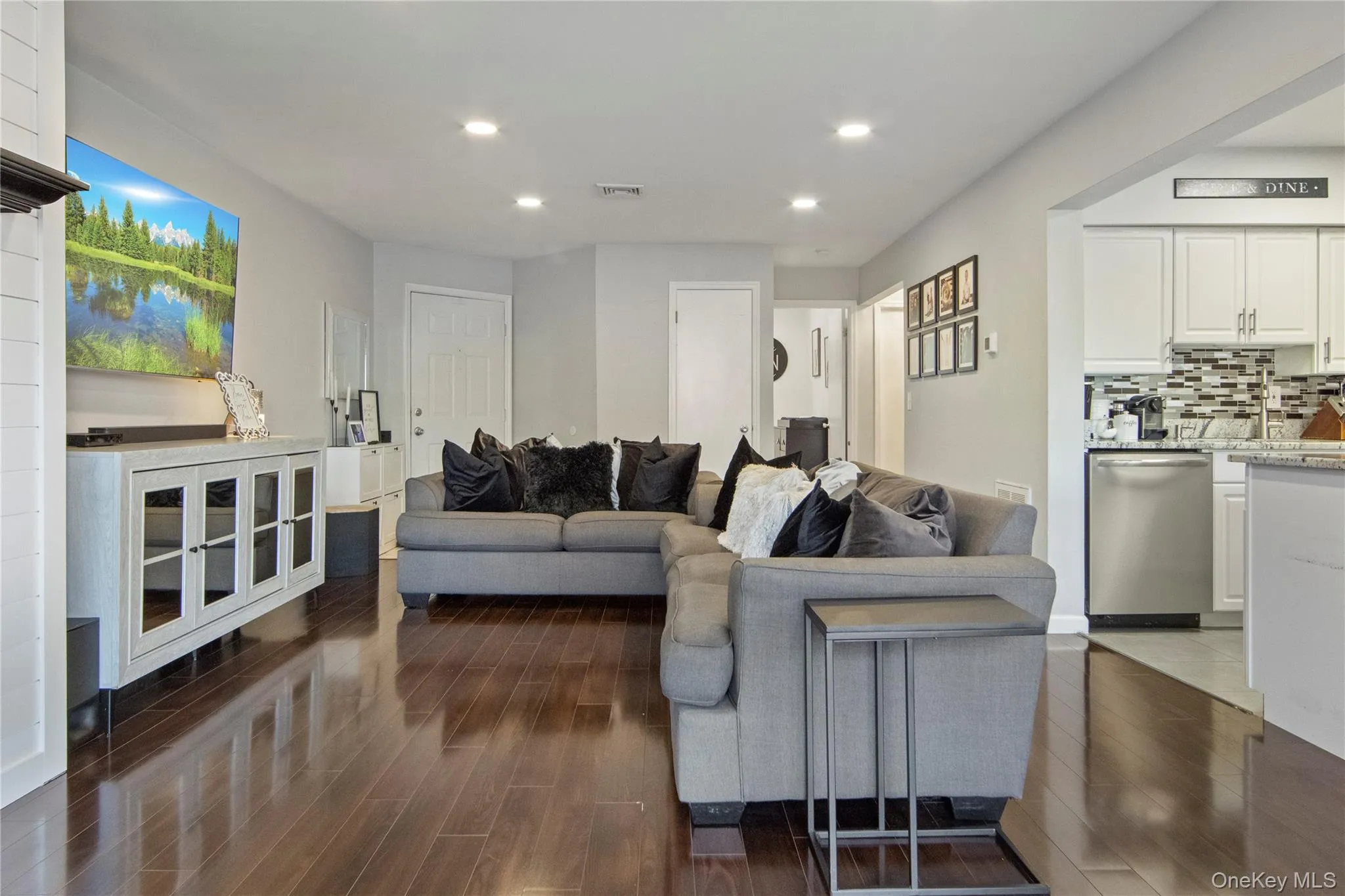 1009 Washington Green, New Windsor, NY, 2 Bedrooms Bedrooms, 5 Rooms Rooms,2 BathroomsBathrooms,Residential,For Rent,Washington,0,1038659 1009 Washington Green, New Windsor, NY, 2 Bedrooms Bedrooms, 5 Rooms Rooms,2 BathroomsBathrooms,Residential,For Rent,Washington,0,1038659