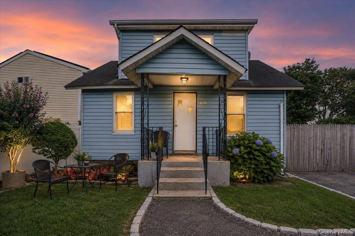 101 11th Street, Huntington, NY, 4 Bedrooms Bedrooms, 7 Rooms Rooms,2 BathroomsBathrooms,Residential,For Rent,11th,0,1038660 101 11th Street, Huntington, NY, 4 Bedrooms Bedrooms, 7 Rooms Rooms,2 BathroomsBathrooms,Residential,For Rent,11th,0,1038660