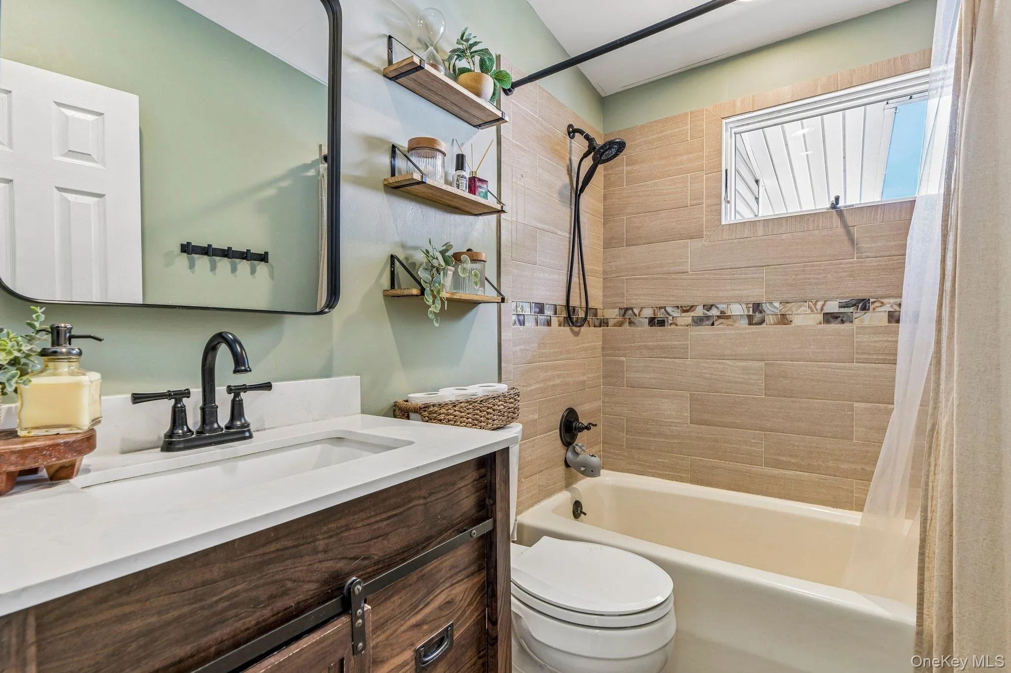 46 Beecher Avenue, Islip, NY, 3 Bedrooms Bedrooms, 6 Rooms Rooms,1 BathroomBathrooms,Residential,For Rent,Beecher,0,1038661 46 Beecher Avenue, Islip, NY, 3 Bedrooms Bedrooms, 6 Rooms Rooms,1 BathroomBathrooms,Residential,For Rent,Beecher,0,1038661