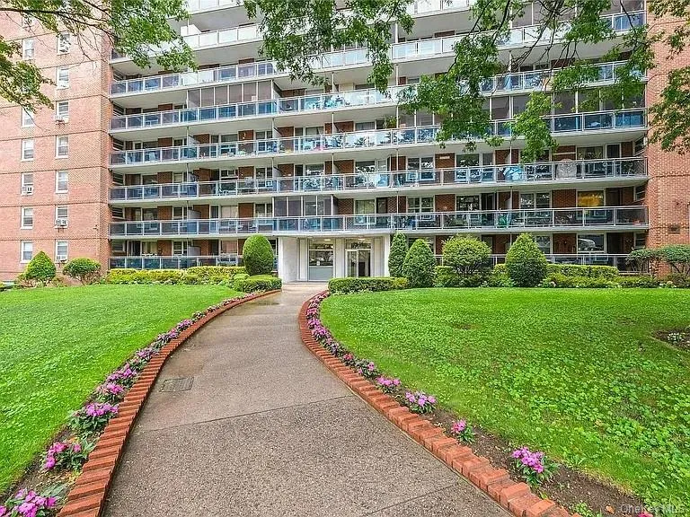 98-05 63rd Road, New York, NY, 3 Bedrooms Bedrooms, 7 Rooms Rooms,1 BathroomBathrooms,Residential,For Rent,63rd,0,1038663 98-05 63rd Road, New York, NY, 3 Bedrooms Bedrooms, 7 Rooms Rooms,1 BathroomBathrooms,Residential,For Rent,63rd,0,1038663