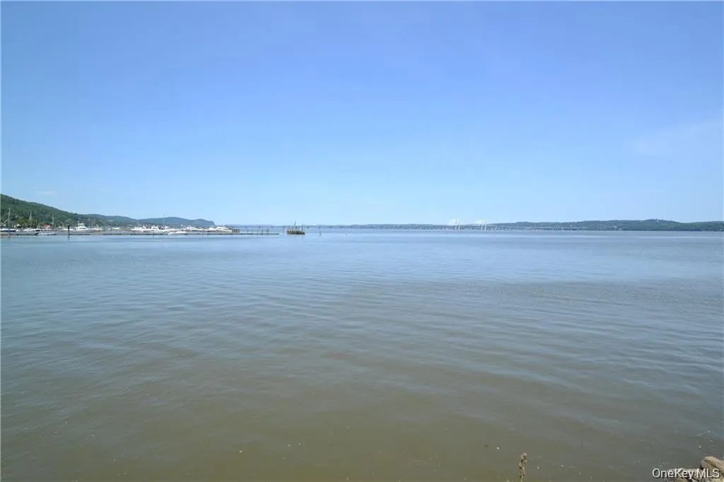 318 Harbor Cove, Orangetown, NY, 2 Bedrooms Bedrooms, 4 Rooms Rooms,2 BathroomsBathrooms,Residential,For Rent,Harbor Cove,0,1038675 318 Harbor Cove, Orangetown, NY, 2 Bedrooms Bedrooms, 4 Rooms Rooms,2 BathroomsBathrooms,Residential,For Rent,Harbor Cove,0,1038675