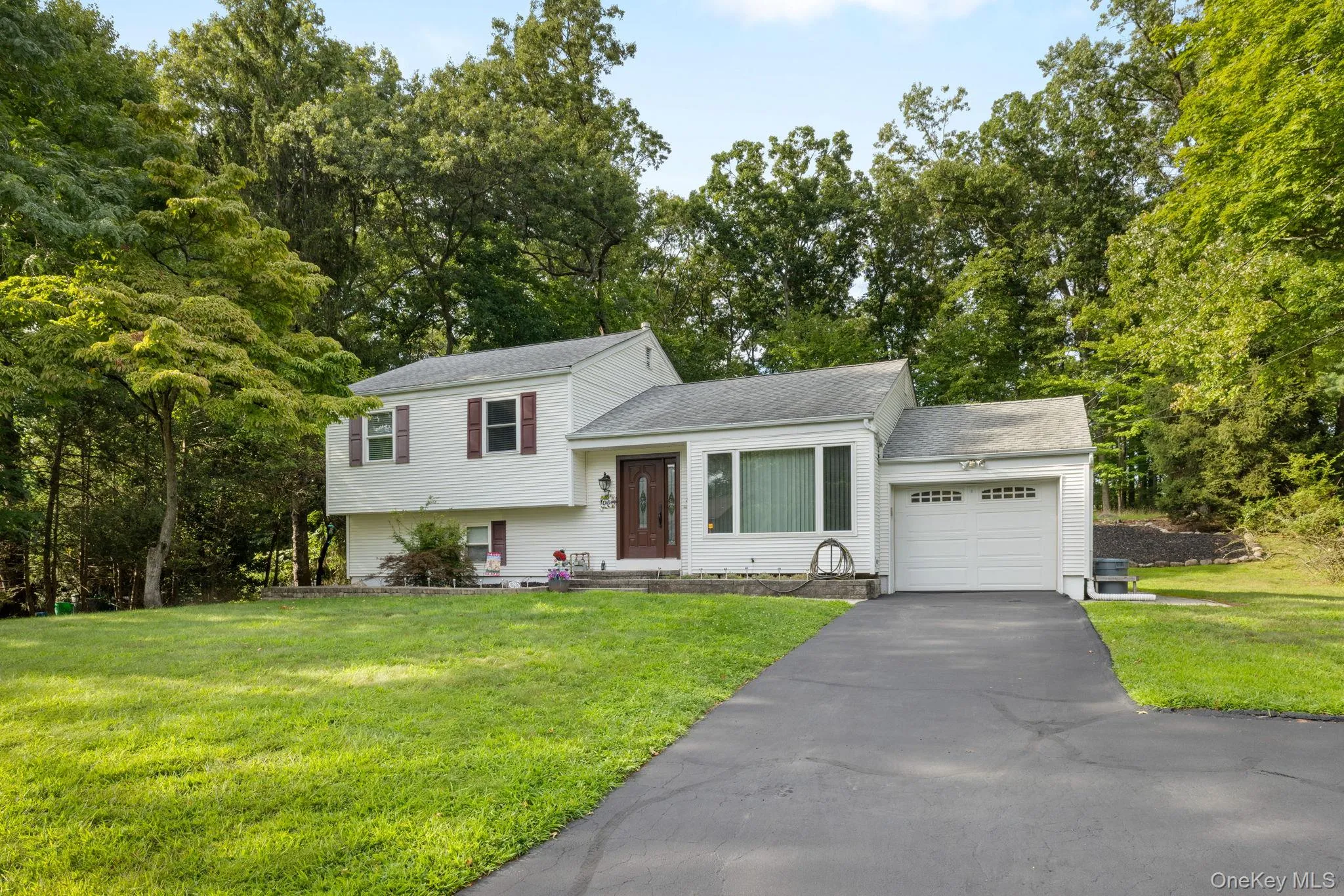 7 Windmill Lane, Clarkstown, NY, 3 Bedrooms Bedrooms, 9 Rooms Rooms,2 BathroomsBathrooms,Residential,For Rent,Windmill,0,1038676 7 Windmill Lane, Clarkstown, NY, 3 Bedrooms Bedrooms, 9 Rooms Rooms,2 BathroomsBathrooms,Residential,For Rent,Windmill,0,1038676