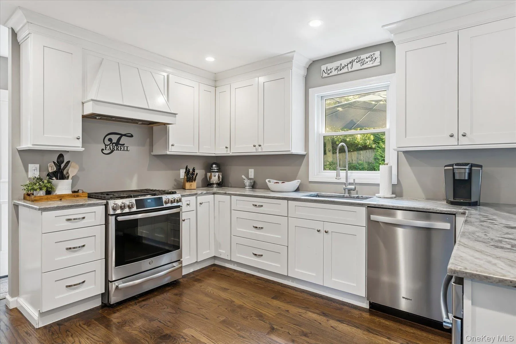 Granite Counter, Stainless Steel Appliances Granite Counter, Stainless Steel Appliances