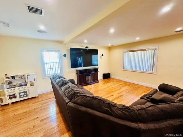 626 Wyngate Drive, Hempstead, NY, 3 Bedrooms Bedrooms, 9 Rooms Rooms,3 BathroomsBathrooms,Residential,For Rent,Wyngate,0,1038683 626 Wyngate Drive, Hempstead, NY, 3 Bedrooms Bedrooms, 9 Rooms Rooms,3 BathroomsBathrooms,Residential,For Rent,Wyngate,0,1038683