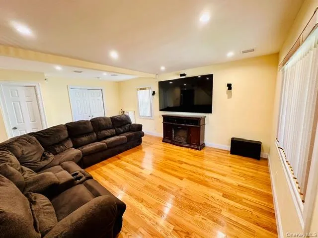 626 Wyngate Drive, Hempstead, NY, 3 Bedrooms Bedrooms, 9 Rooms Rooms,3 BathroomsBathrooms,Residential,For Rent,Wyngate,0,1038683 626 Wyngate Drive, Hempstead, NY, 3 Bedrooms Bedrooms, 9 Rooms Rooms,3 BathroomsBathrooms,Residential,For Rent,Wyngate,0,1038683