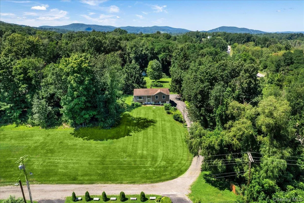 3 Jaycox Lane, East Fishkill, NY, 3 Bedrooms Bedrooms, 6 Rooms Rooms,1 BathroomBathrooms,Residential,For Rent,Jaycox,0,1038684 3 Jaycox Lane, East Fishkill, NY, 3 Bedrooms Bedrooms, 6 Rooms Rooms,1 BathroomBathrooms,Residential,For Rent,Jaycox,0,1038684