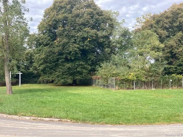33 Kings Highway, Islip, NY, ,Land,For Rent,Kings,0,1038685 33 Kings Highway, Islip, NY, ,Land,For Rent,Kings,0,1038685