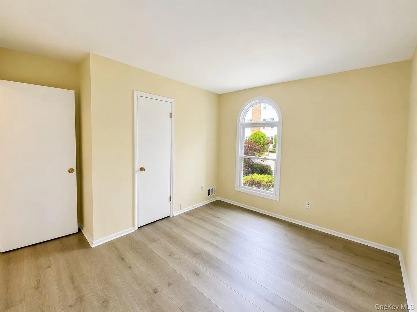 Main level guest bedroom. Main level guest bedroom.