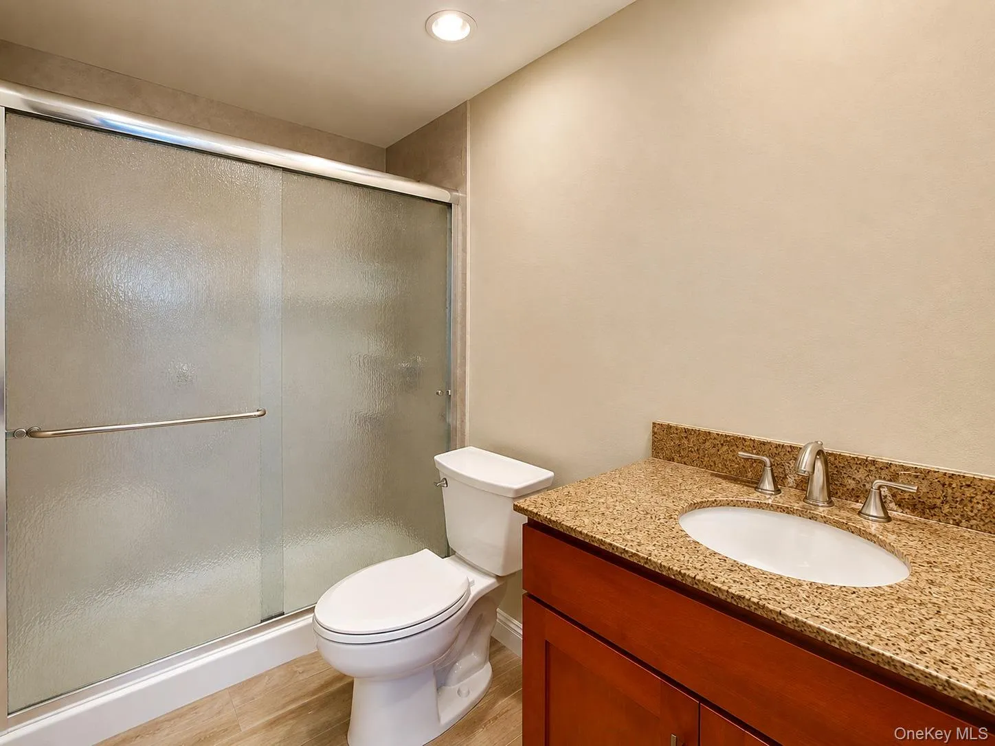 Full bath on the main level with step in shower. Full bath on the main level with step in shower.