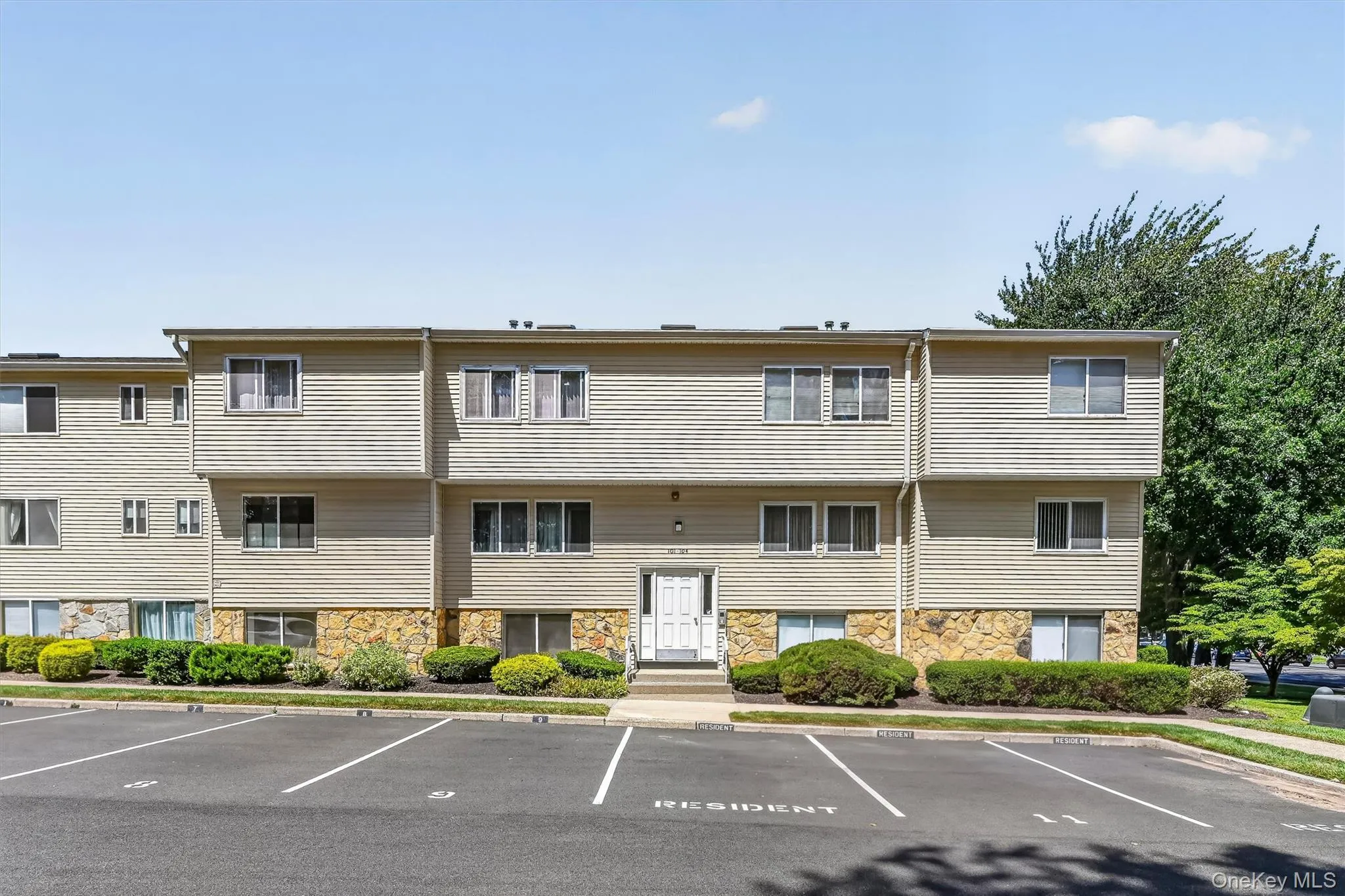 25 College Avenue, Clarkstown, NY, 2 Bedrooms Bedrooms, 7 Rooms Rooms,2 BathroomsBathrooms,Residential,For Rent,College,0,1038689 25 College Avenue, Clarkstown, NY, 2 Bedrooms Bedrooms, 7 Rooms Rooms,2 BathroomsBathrooms,Residential,For Rent,College,0,1038689