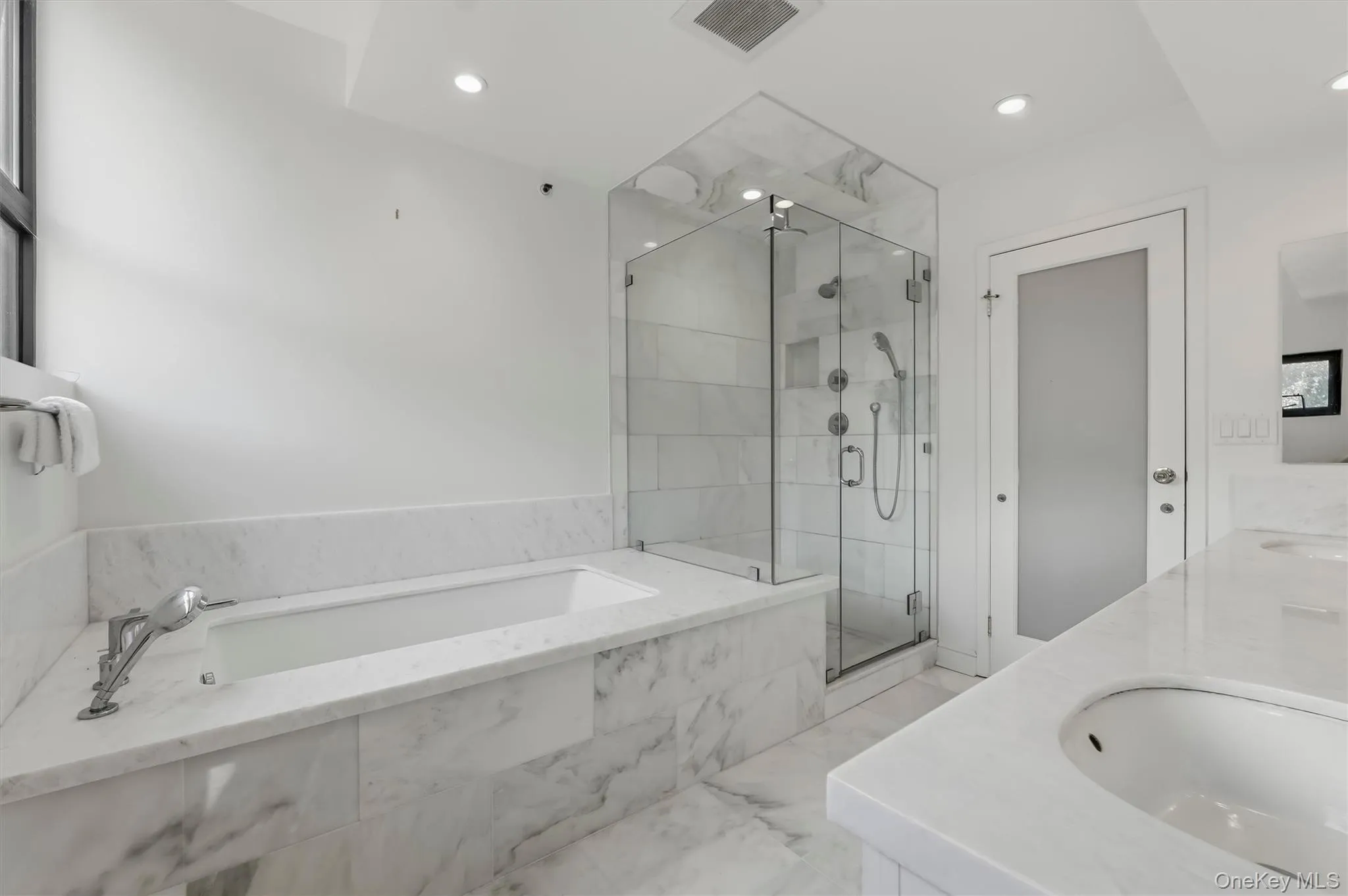 144 Stone Oaks Drive, Greenburgh, NY, 2 Bedrooms Bedrooms, 6 Rooms Rooms,2 BathroomsBathrooms,Residential,For Rent,Stone Oaks,0,1038697 144 Stone Oaks Drive, Greenburgh, NY, 2 Bedrooms Bedrooms, 6 Rooms Rooms,2 BathroomsBathrooms,Residential,For Rent,Stone Oaks,0,1038697