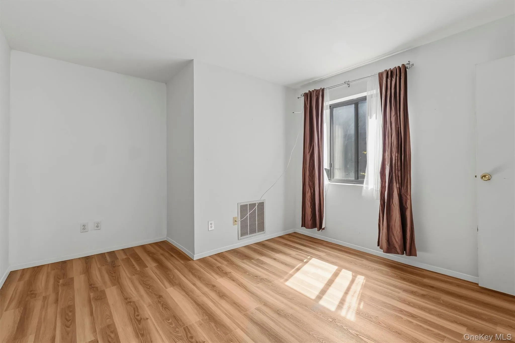 144 Stone Oaks Drive, Greenburgh, NY, 2 Bedrooms Bedrooms, 6 Rooms Rooms,2 BathroomsBathrooms,Residential,For Rent,Stone Oaks,0,1038697 144 Stone Oaks Drive, Greenburgh, NY, 2 Bedrooms Bedrooms, 6 Rooms Rooms,2 BathroomsBathrooms,Residential,For Rent,Stone Oaks,0,1038697