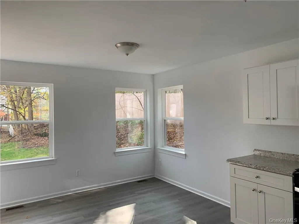 9 poplar Street, Warwick (town), NY, 1 Bedroom Bedrooms, 3 Rooms Rooms,1 BathroomBathrooms,Residential Lease,For Rent,poplar,0,1038705 9 poplar Street, Warwick (town), NY, 1 Bedroom Bedrooms, 3 Rooms Rooms,1 BathroomBathrooms,Residential Lease,For Rent,poplar,0,1038705