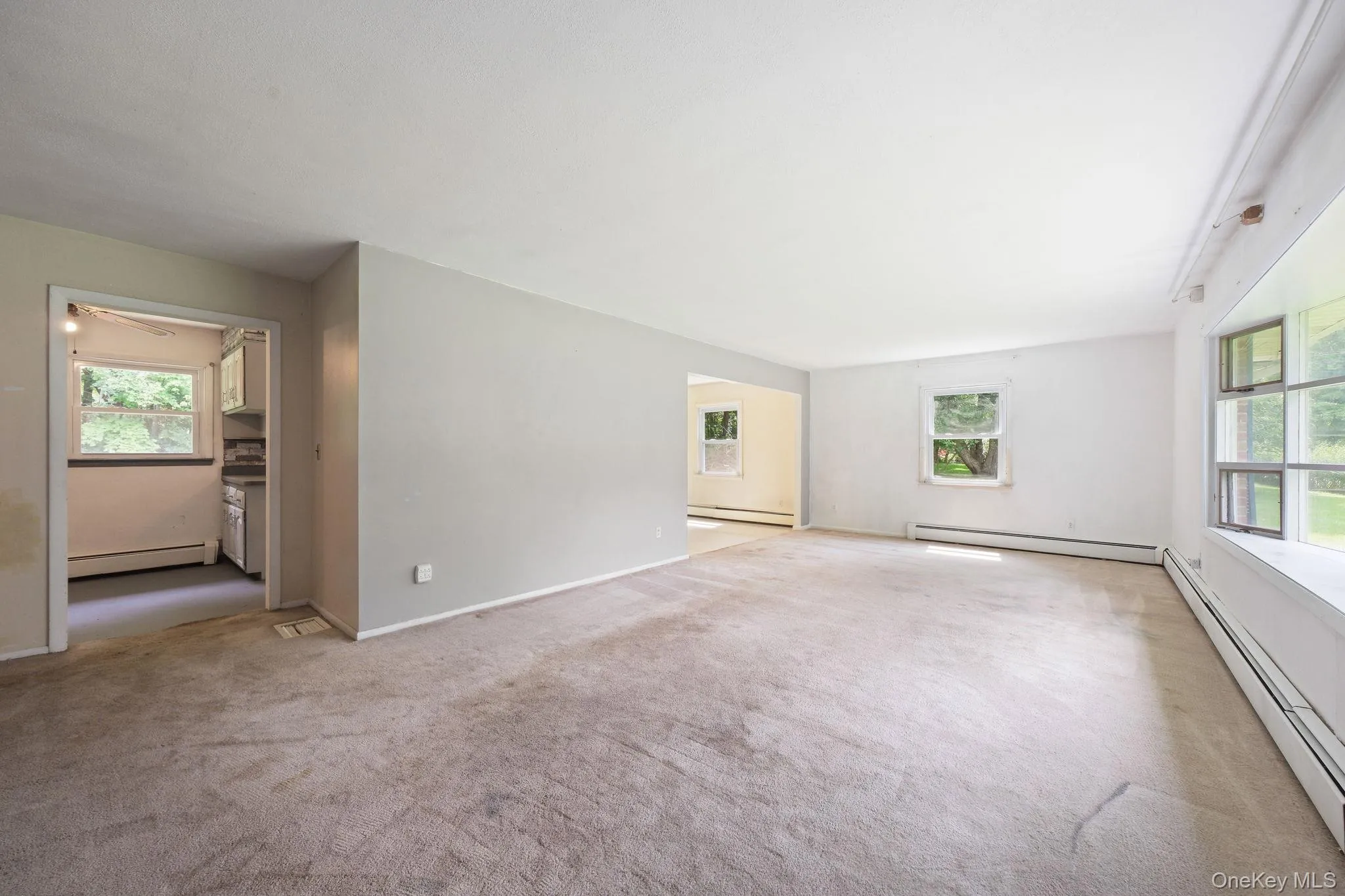 10 Creeden Drive, Middletown, NY, 3 Bedrooms Bedrooms, 7 Rooms Rooms,1 BathroomBathrooms,Residential,For Rent,Creeden,0,1038714 10 Creeden Drive, Middletown, NY, 3 Bedrooms Bedrooms, 7 Rooms Rooms,1 BathroomBathrooms,Residential,For Rent,Creeden,0,1038714