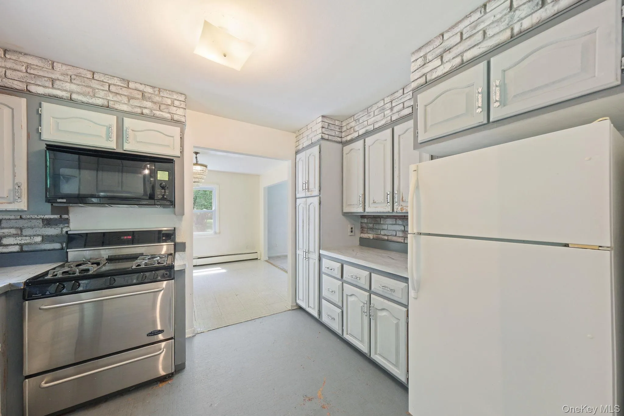 10 Creeden Drive, Middletown, NY, 3 Bedrooms Bedrooms, 7 Rooms Rooms,1 BathroomBathrooms,Residential,For Rent,Creeden,0,1038714 10 Creeden Drive, Middletown, NY, 3 Bedrooms Bedrooms, 7 Rooms Rooms,1 BathroomBathrooms,Residential,For Rent,Creeden,0,1038714
