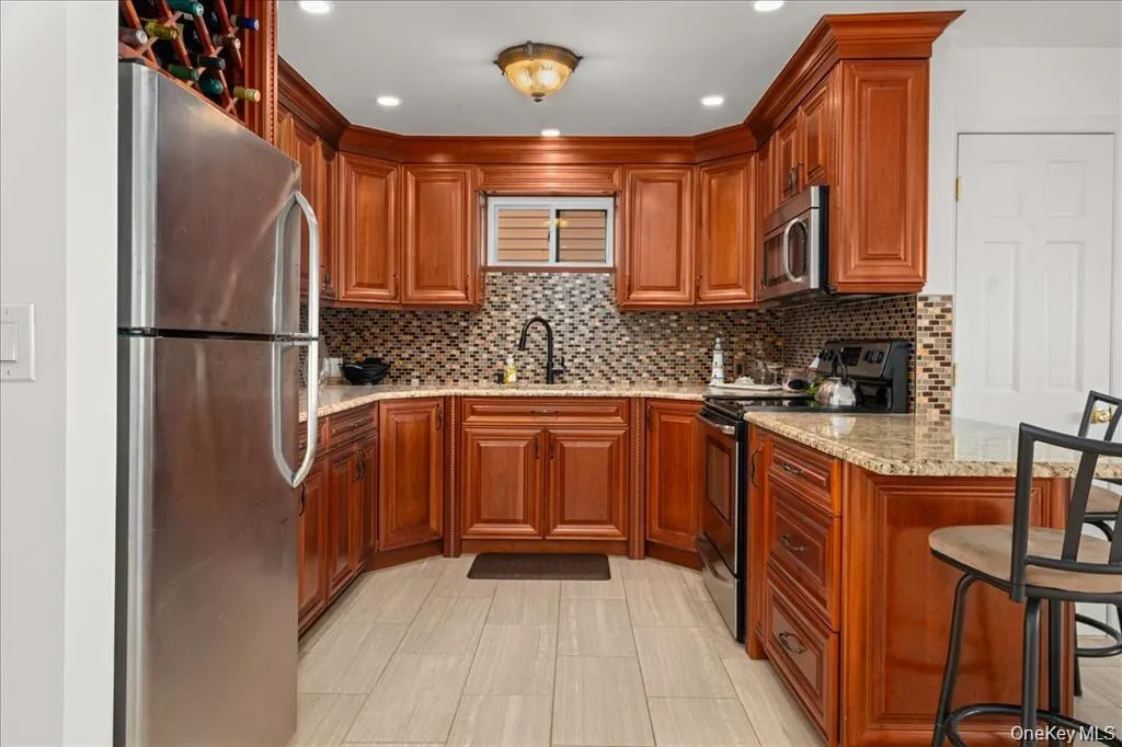 19 13th Road, New York, NY, 2 Bedrooms Bedrooms, 5 Rooms Rooms,1 BathroomBathrooms,Residential,For Rent,13th,0,1038717 19 13th Road, New York, NY, 2 Bedrooms Bedrooms, 5 Rooms Rooms,1 BathroomBathrooms,Residential,For Rent,13th,0,1038717