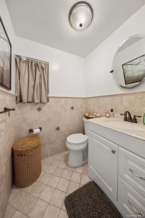 19 13th Road, New York, NY, 2 Bedrooms Bedrooms, 5 Rooms Rooms,1 BathroomBathrooms,Residential,For Rent,13th,0,1038717 19 13th Road, New York, NY, 2 Bedrooms Bedrooms, 5 Rooms Rooms,1 BathroomBathrooms,Residential,For Rent,13th,0,1038717