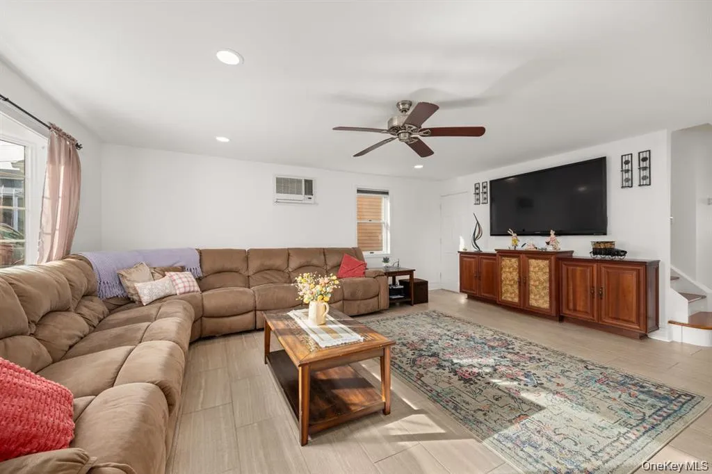 19 13th Road, New York, NY, 2 Bedrooms Bedrooms, 5 Rooms Rooms,1 BathroomBathrooms,Residential,For Rent,13th,0,1038717 19 13th Road, New York, NY, 2 Bedrooms Bedrooms, 5 Rooms Rooms,1 BathroomBathrooms,Residential,For Rent,13th,0,1038717