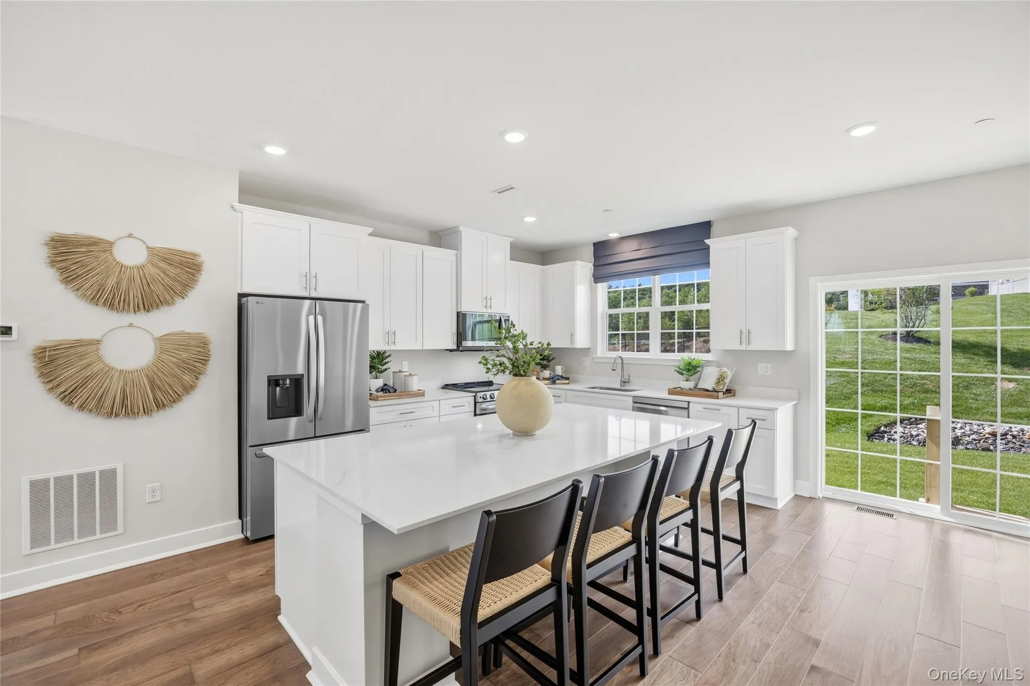 Beautiful kitchen perfect for cooking and entertaining! Beautiful kitchen perfect for cooking and entertaining!