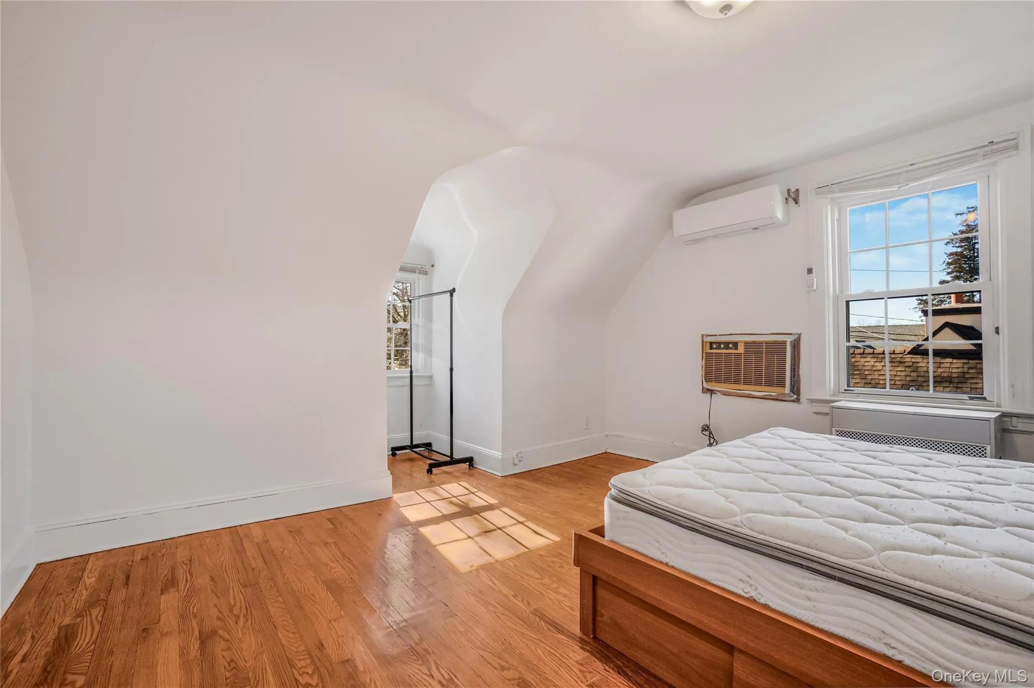 15 Broadway, North Hempstead, NY, 3 Bedrooms Bedrooms, 7 Rooms Rooms,2 BathroomsBathrooms,Residential Lease,For Rent,Broadway,0,1038726 15 Broadway, North Hempstead, NY, 3 Bedrooms Bedrooms, 7 Rooms Rooms,2 BathroomsBathrooms,Residential Lease,For Rent,Broadway,0,1038726