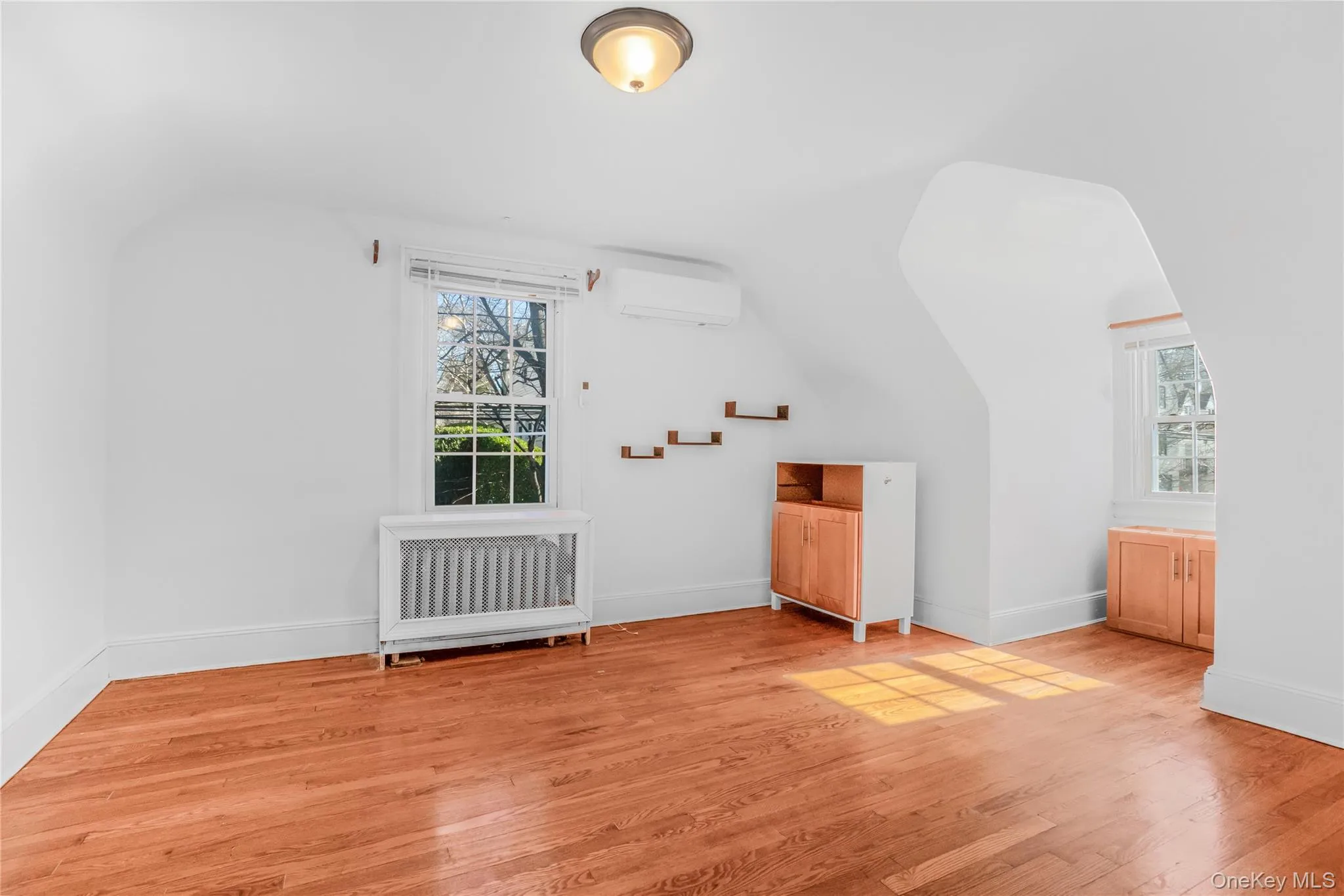 15 Broadway, North Hempstead, NY, 3 Bedrooms Bedrooms, 7 Rooms Rooms,2 BathroomsBathrooms,Residential Lease,For Rent,Broadway,0,1038726 15 Broadway, North Hempstead, NY, 3 Bedrooms Bedrooms, 7 Rooms Rooms,2 BathroomsBathrooms,Residential Lease,For Rent,Broadway,0,1038726