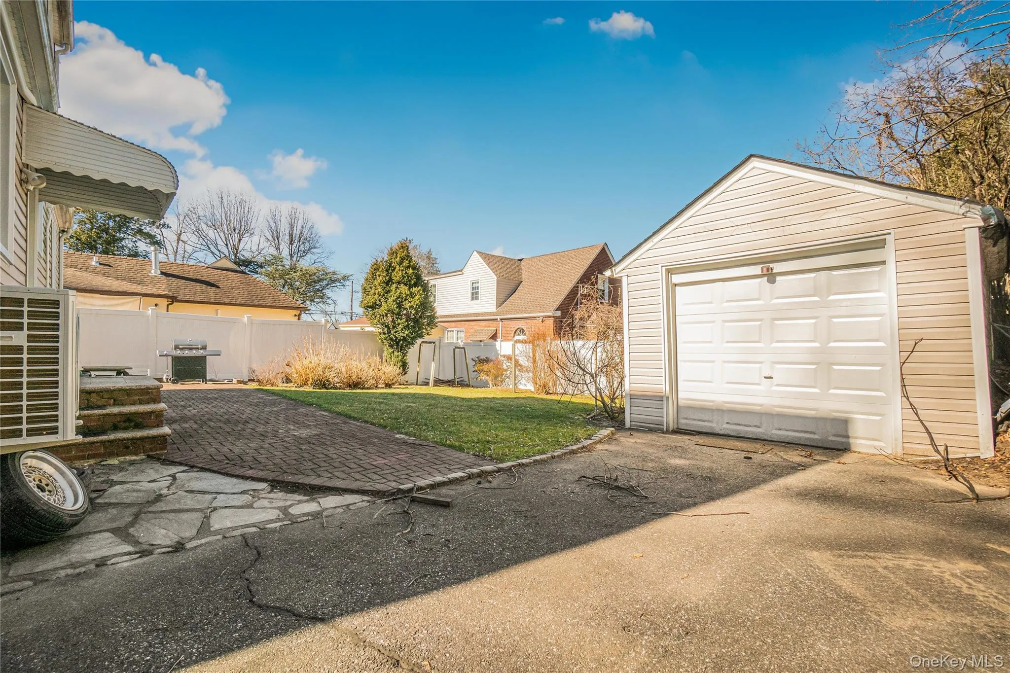 15 Broadway, North Hempstead, NY, 3 Bedrooms Bedrooms, 7 Rooms Rooms,2 BathroomsBathrooms,Residential Lease,For Rent,Broadway,0,1038726 15 Broadway, North Hempstead, NY, 3 Bedrooms Bedrooms, 7 Rooms Rooms,2 BathroomsBathrooms,Residential Lease,For Rent,Broadway,0,1038726