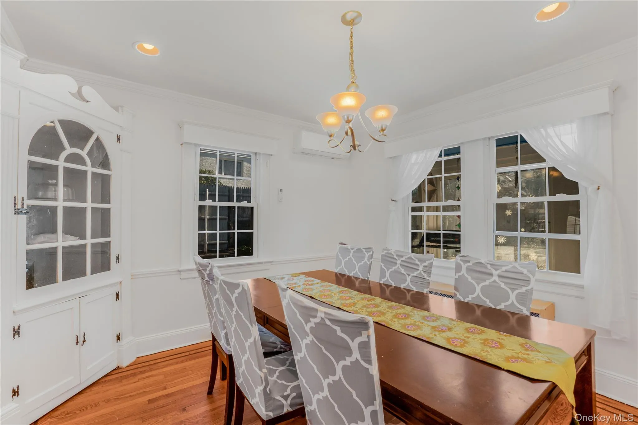 15 Broadway, North Hempstead, NY, 3 Bedrooms Bedrooms, 7 Rooms Rooms,2 BathroomsBathrooms,Residential Lease,For Rent,Broadway,0,1038726 15 Broadway, North Hempstead, NY, 3 Bedrooms Bedrooms, 7 Rooms Rooms,2 BathroomsBathrooms,Residential Lease,For Rent,Broadway,0,1038726