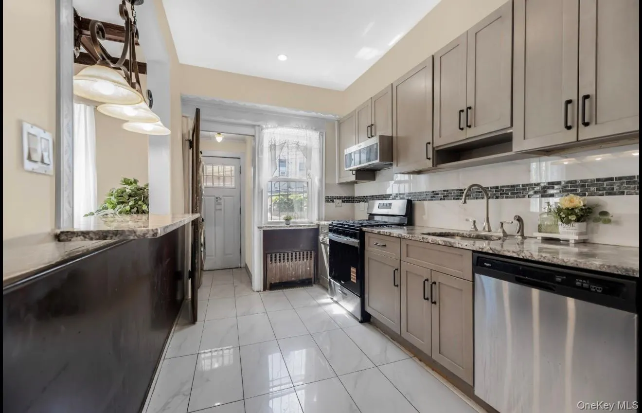 16 Adler Place, New York, NY, 4 Bedrooms Bedrooms, 7 Rooms Rooms,1 BathroomBathrooms,Residential,For Rent,Adler,0,1038735 16 Adler Place, New York, NY, 4 Bedrooms Bedrooms, 7 Rooms Rooms,1 BathroomBathrooms,Residential,For Rent,Adler,0,1038735