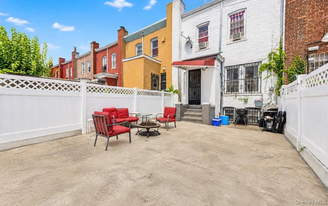 16 Adler Place, New York, NY, 4 Bedrooms Bedrooms, 7 Rooms Rooms,1 BathroomBathrooms,Residential,For Rent,Adler,0,1038735 16 Adler Place, New York, NY, 4 Bedrooms Bedrooms, 7 Rooms Rooms,1 BathroomBathrooms,Residential,For Rent,Adler,0,1038735