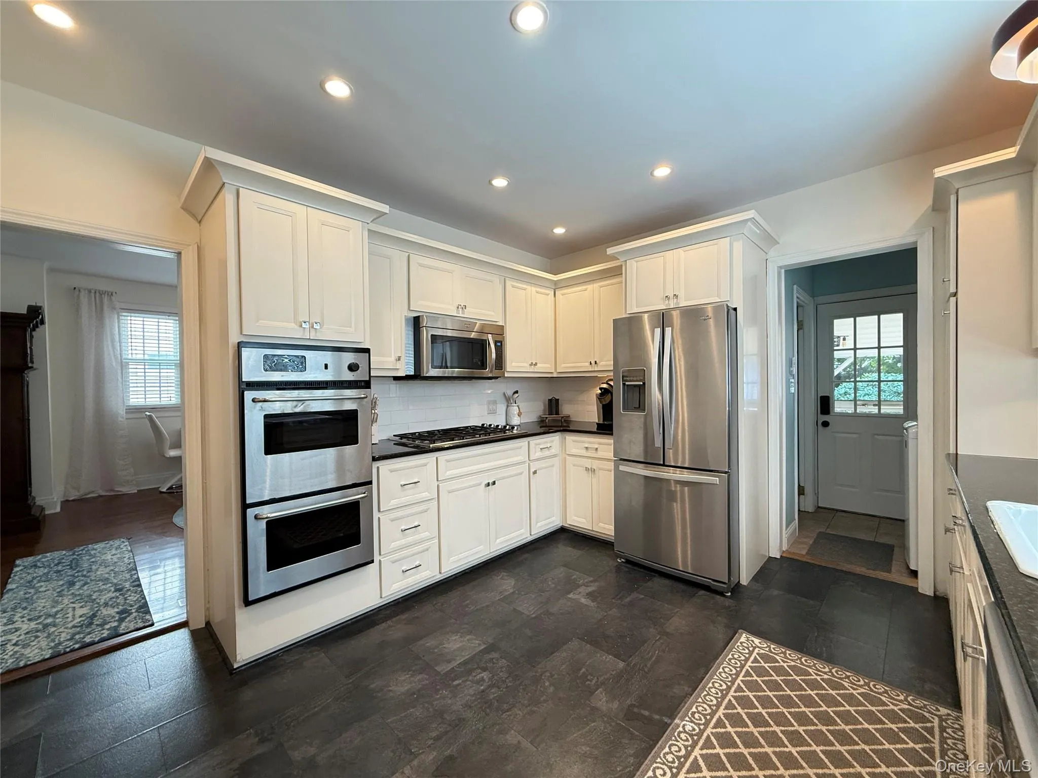 31 Jacobson Avenue, Huntington, NY, 3 Bedrooms Bedrooms, 8 Rooms Rooms,2 BathroomsBathrooms,Residential Lease,For Rent,Jacobson,0,1038738 31 Jacobson Avenue, Huntington, NY, 3 Bedrooms Bedrooms, 8 Rooms Rooms,2 BathroomsBathrooms,Residential Lease,For Rent,Jacobson,0,1038738