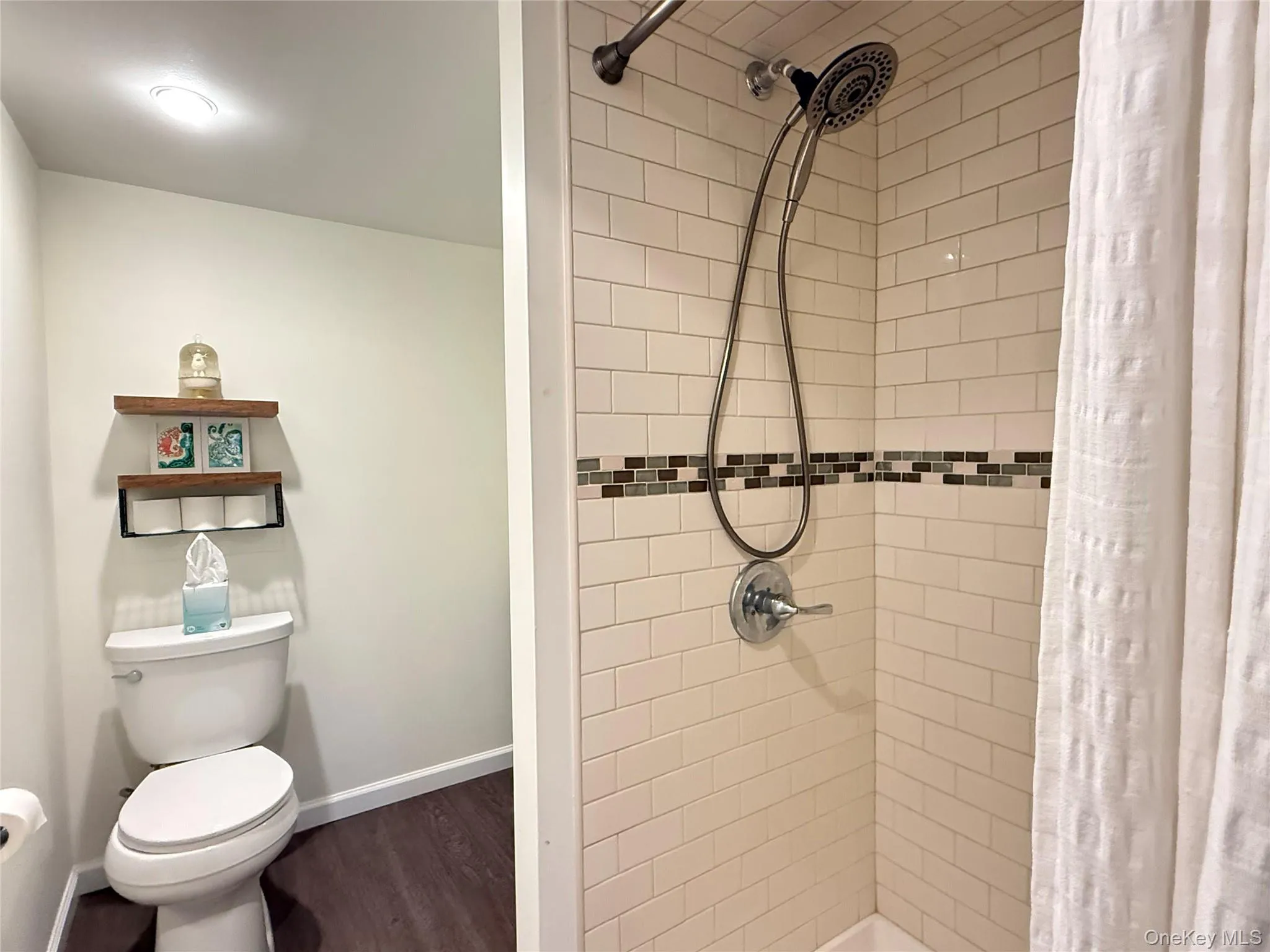 31 Jacobson Avenue, Huntington, NY, 3 Bedrooms Bedrooms, 8 Rooms Rooms,2 BathroomsBathrooms,Residential Lease,For Rent,Jacobson,0,1038738 31 Jacobson Avenue, Huntington, NY, 3 Bedrooms Bedrooms, 8 Rooms Rooms,2 BathroomsBathrooms,Residential Lease,For Rent,Jacobson,0,1038738