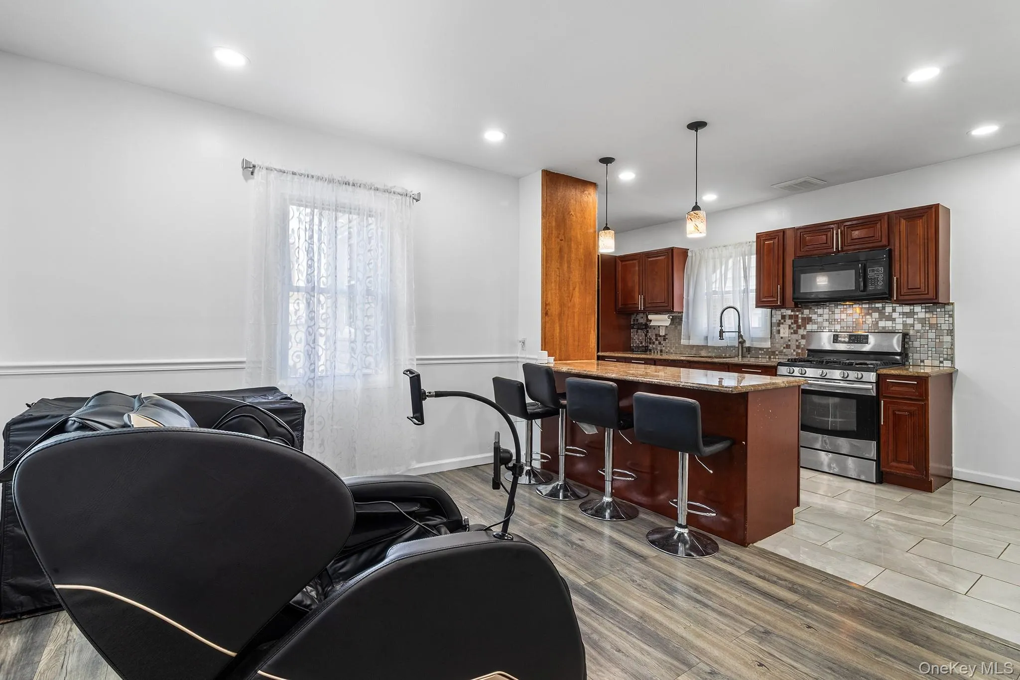 129 Lawson Street, Hempstead, NY, 3 Bedrooms Bedrooms, 5 Rooms Rooms,2 BathroomsBathrooms,Residential,For Rent,Lawson,0,1038742 129 Lawson Street, Hempstead, NY, 3 Bedrooms Bedrooms, 5 Rooms Rooms,2 BathroomsBathrooms,Residential,For Rent,Lawson,0,1038742