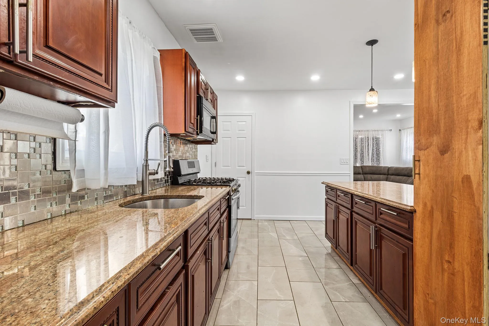129 Lawson Street, Hempstead, NY, 3 Bedrooms Bedrooms, 5 Rooms Rooms,2 BathroomsBathrooms,Residential,For Rent,Lawson,0,1038742 129 Lawson Street, Hempstead, NY, 3 Bedrooms Bedrooms, 5 Rooms Rooms,2 BathroomsBathrooms,Residential,For Rent,Lawson,0,1038742