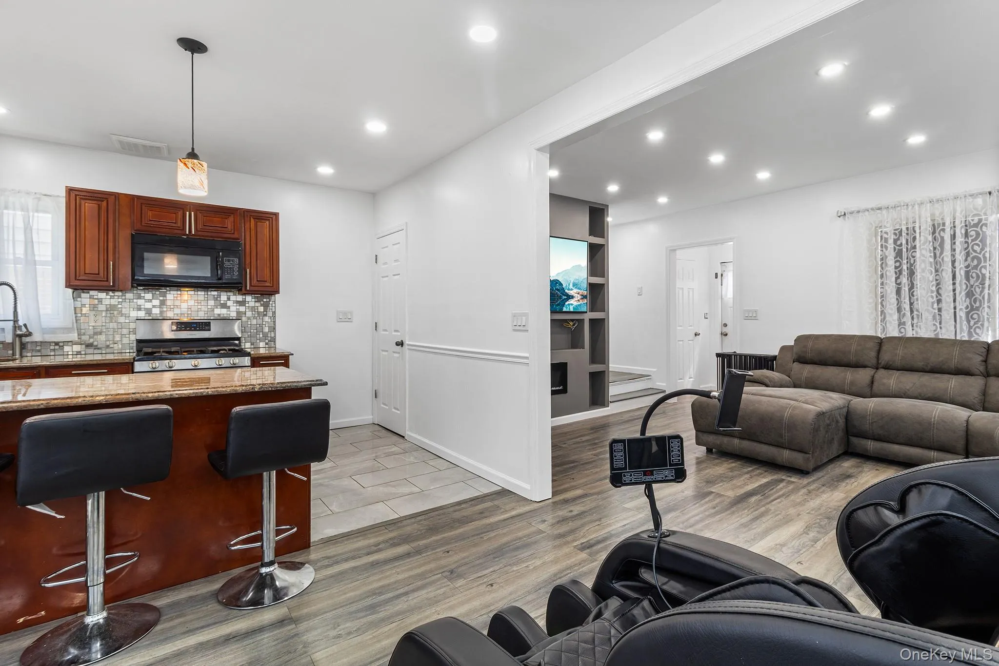 129 Lawson Street, Hempstead, NY, 3 Bedrooms Bedrooms, 5 Rooms Rooms,2 BathroomsBathrooms,Residential,For Rent,Lawson,0,1038742 129 Lawson Street, Hempstead, NY, 3 Bedrooms Bedrooms, 5 Rooms Rooms,2 BathroomsBathrooms,Residential,For Rent,Lawson,0,1038742