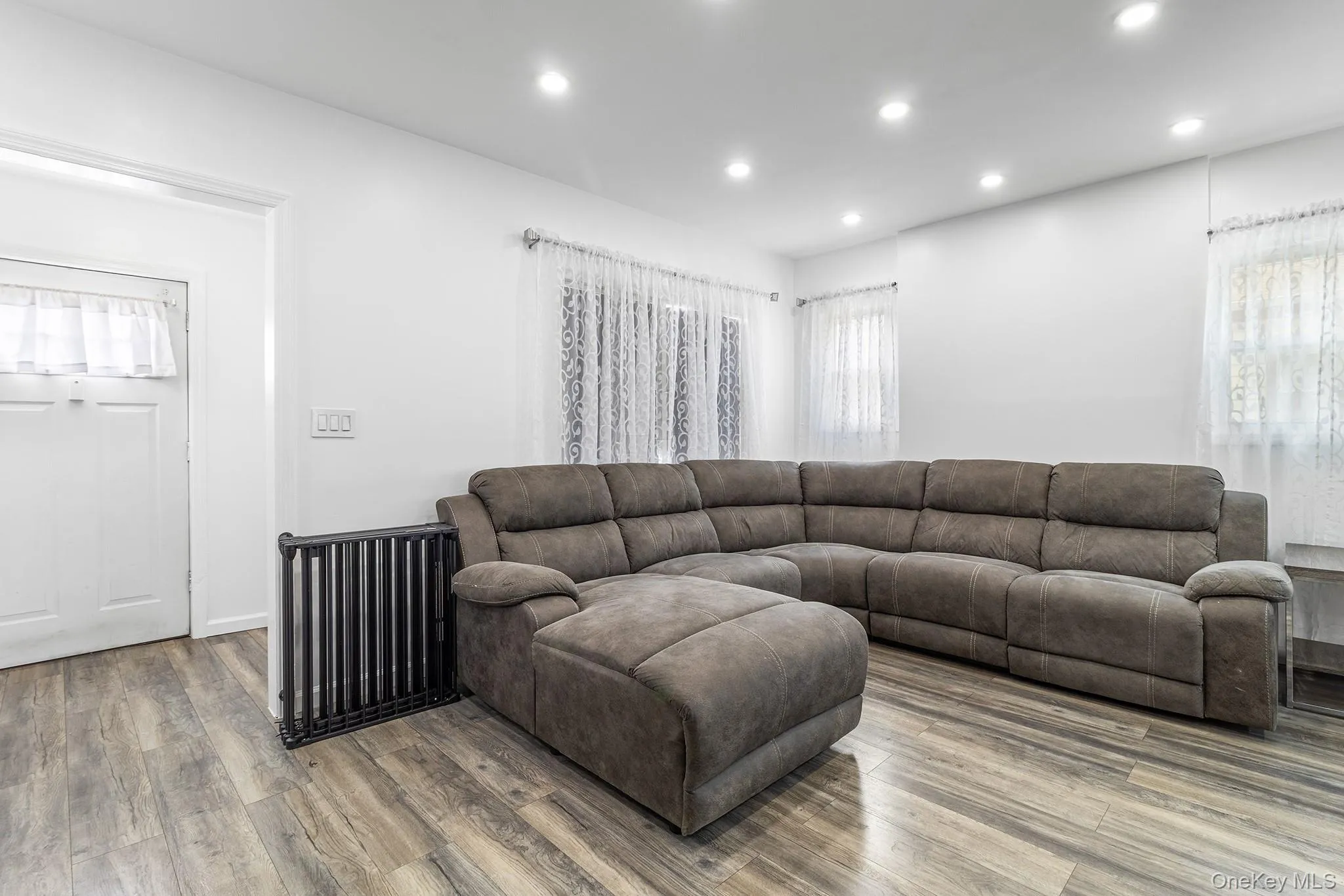 129 Lawson Street, Hempstead, NY, 3 Bedrooms Bedrooms, 5 Rooms Rooms,2 BathroomsBathrooms,Residential,For Rent,Lawson,0,1038742 129 Lawson Street, Hempstead, NY, 3 Bedrooms Bedrooms, 5 Rooms Rooms,2 BathroomsBathrooms,Residential,For Rent,Lawson,0,1038742